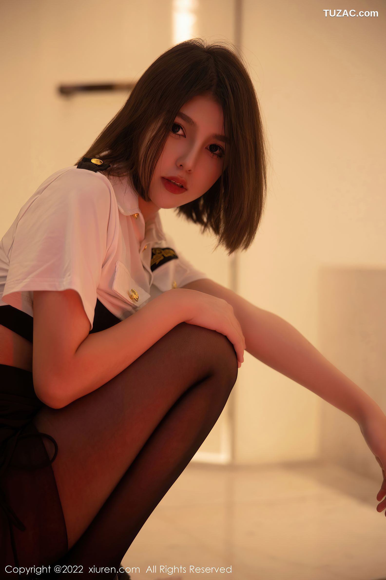 XiuRen-No.5815-美羊羊-女警黑短裙黑丝