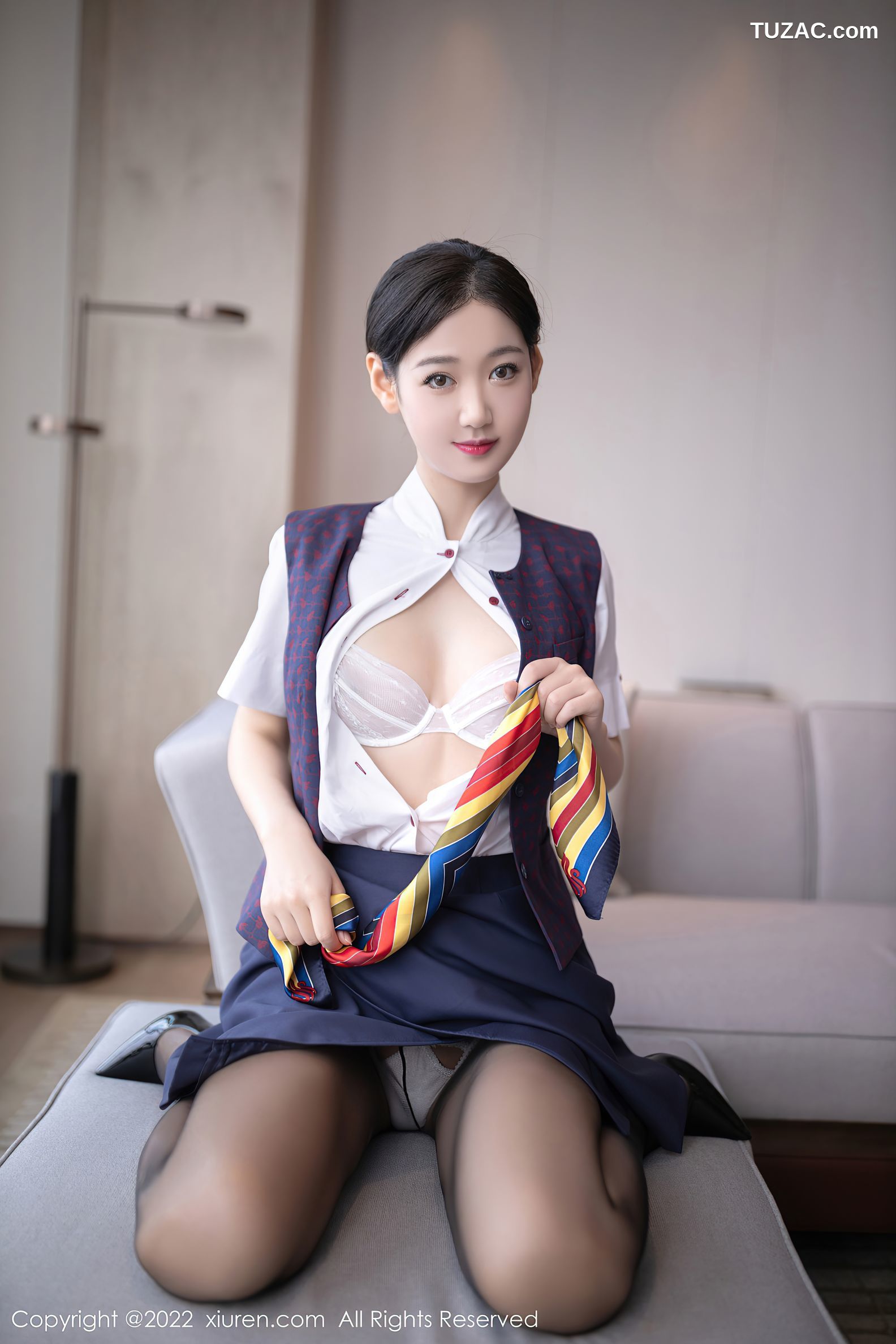XiuRen-No.5922-唐安琪-北京旅拍国航空姐制服蕾丝内衣