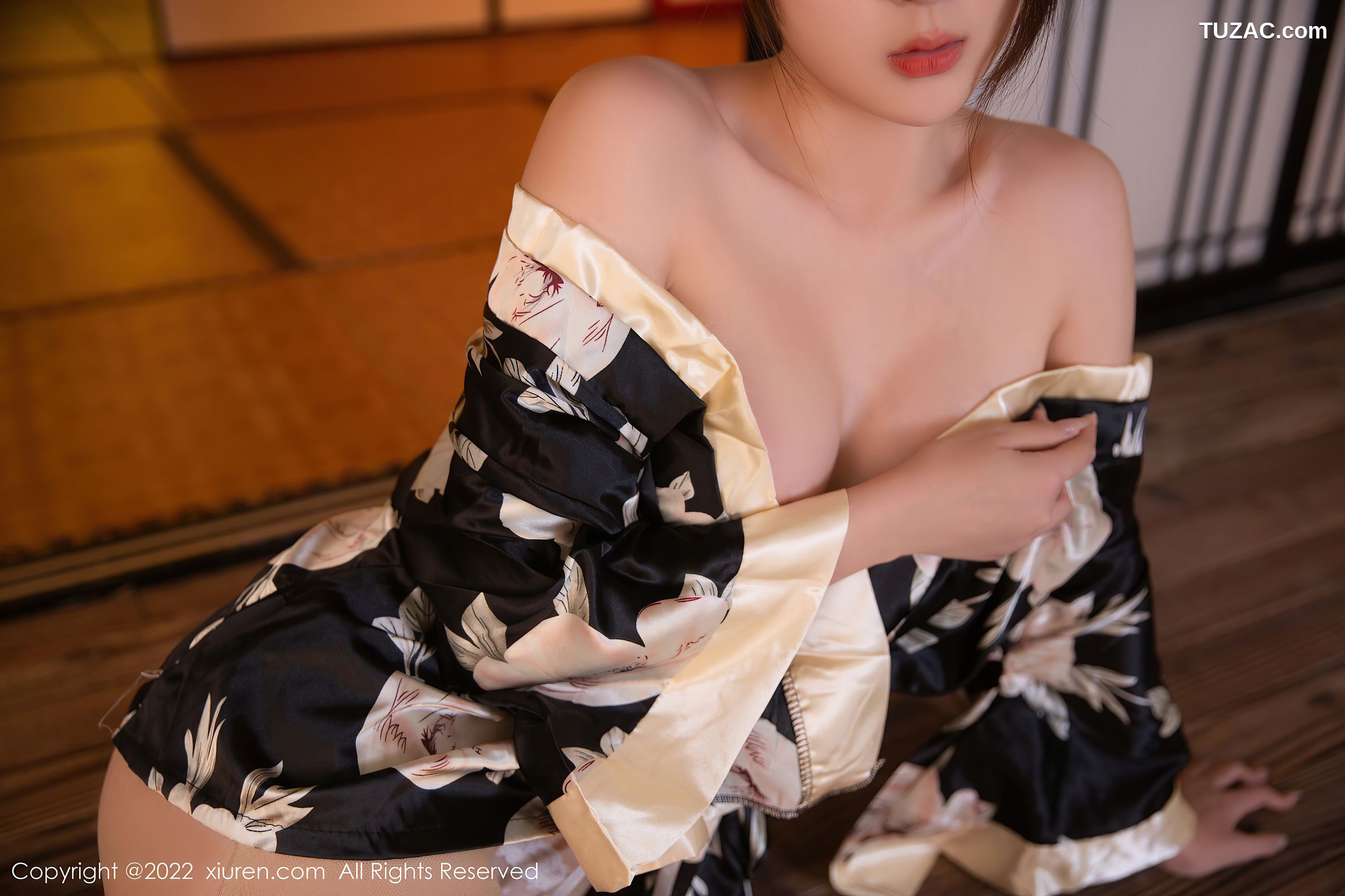 XiuRen-No.5942-夏甜甜-黑色日式和服超薄肉丝