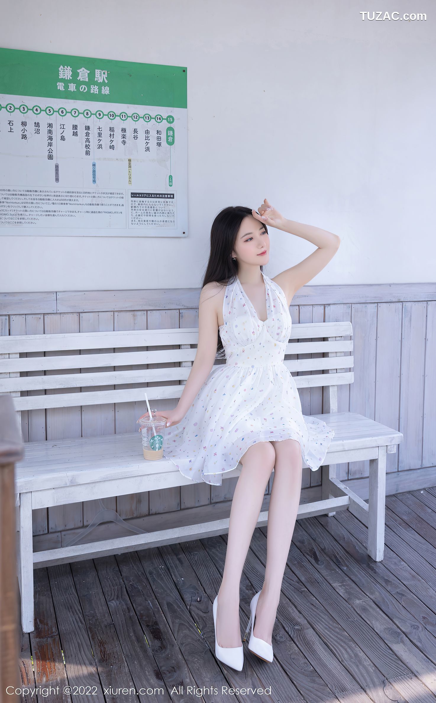 XiuRen-No.5947-鱼子酱-电车场景露肩连衣裙白色蕾丝内衣