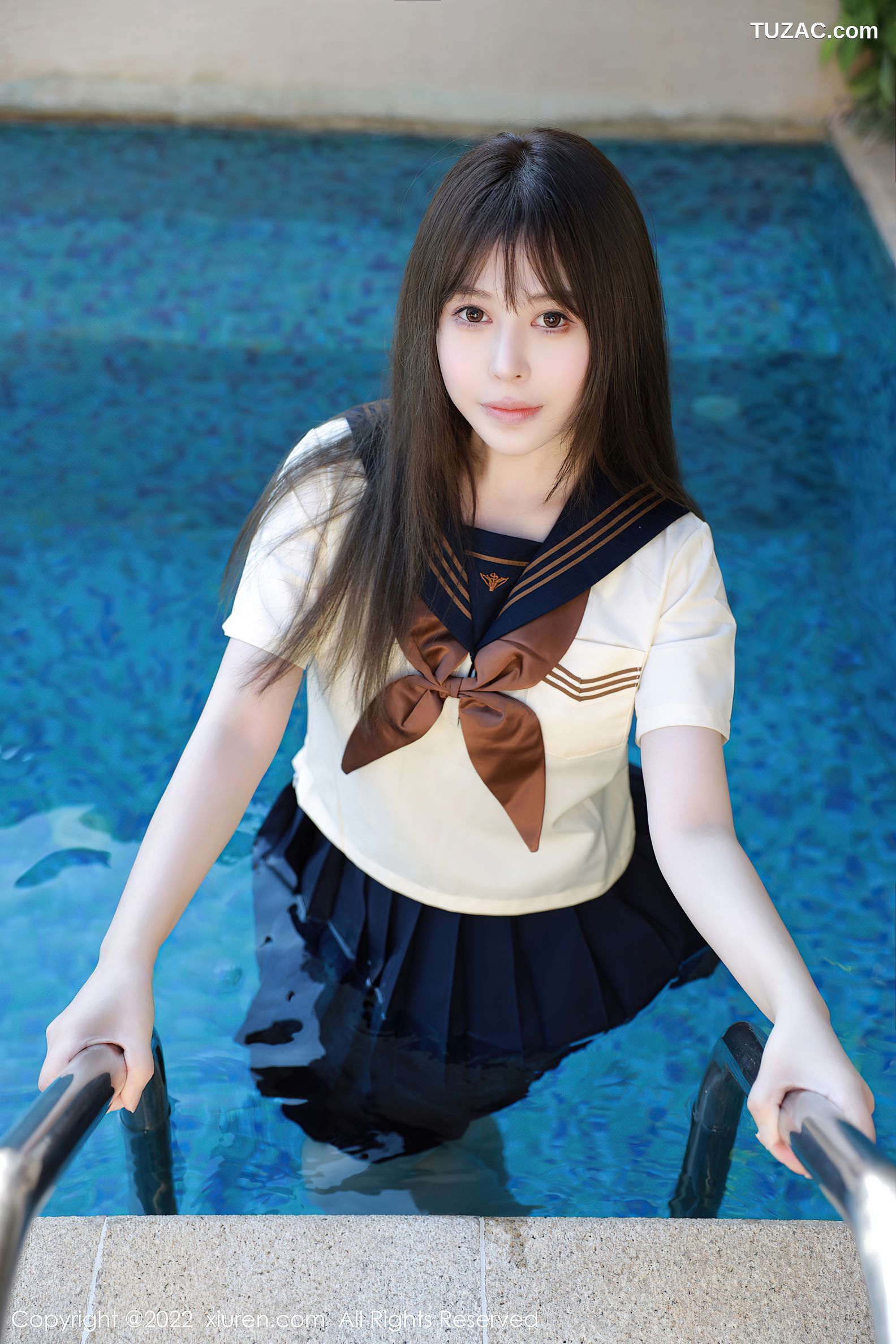 XiuRen秀人网-6021-艾莉-南京旅拍户外性感白色水手服