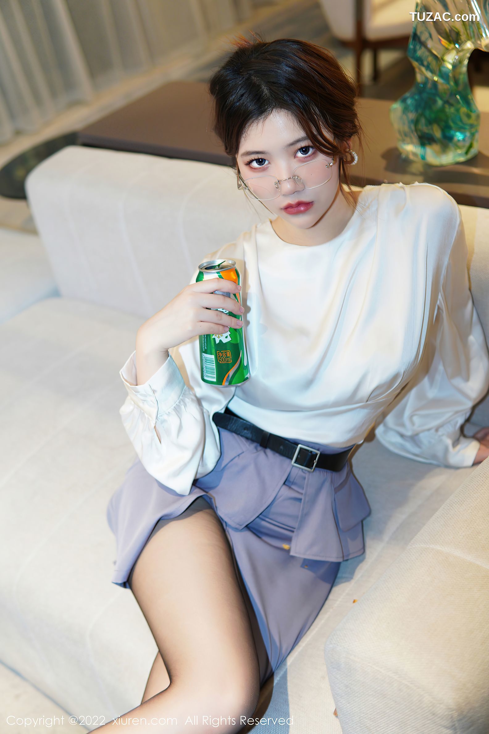 XiuRen秀人网-6028-奈奈子-醉酒女教师绿灰色蕾丝内衣