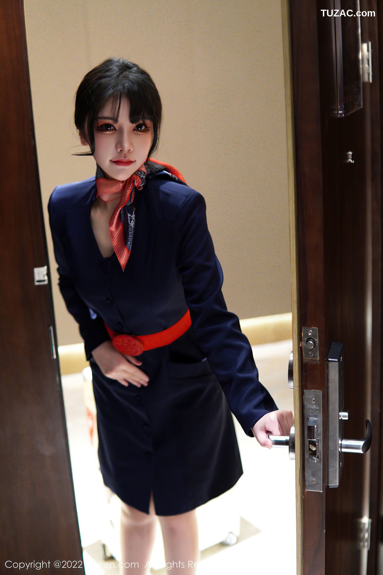 XiuRen秀人网-6048-桃桃子-深蓝空姐制服红色蕾丝内衣