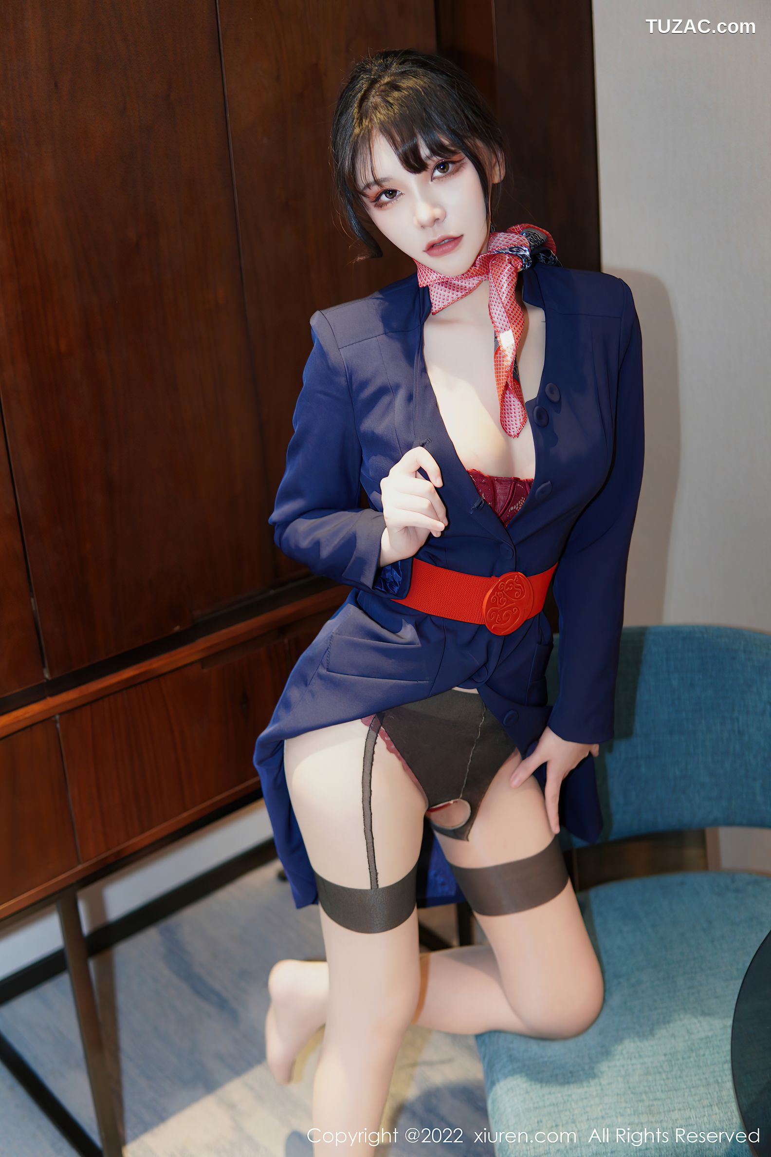 XiuRen秀人网-6048-桃桃子-深蓝空姐制服红色蕾丝内衣