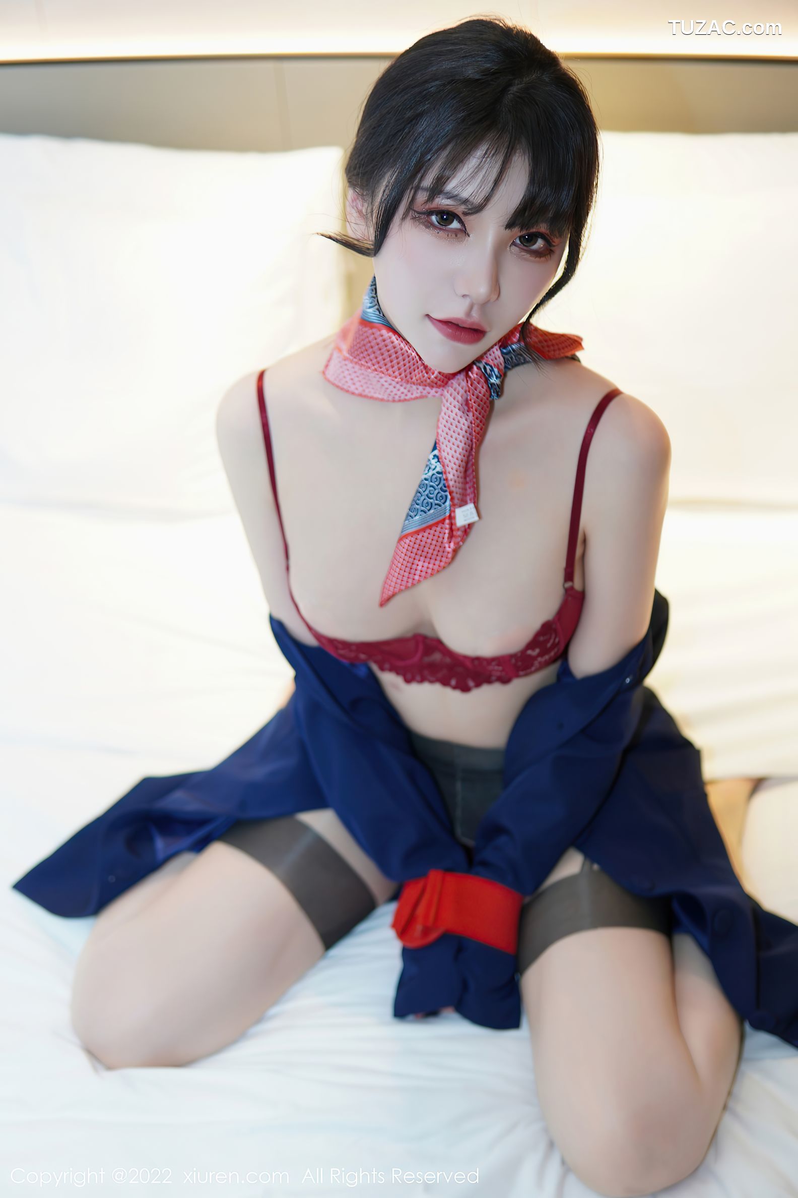 XiuRen秀人网-6048-桃桃子-深蓝空姐制服红色蕾丝内衣