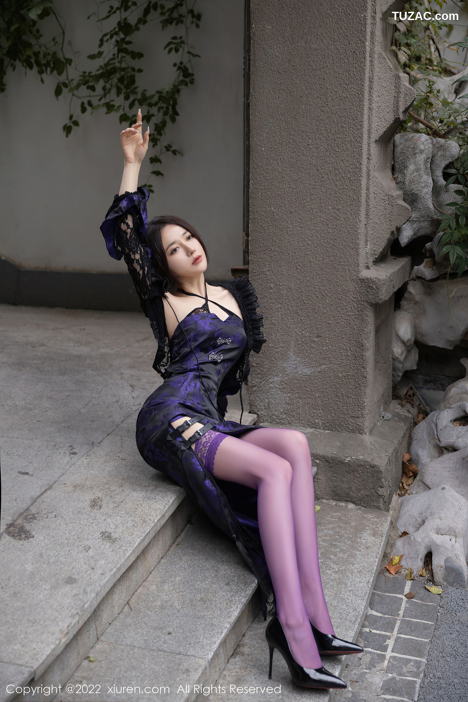 XiuRen秀人网-6074-鱼子酱-独角戏主题露肩连衣裙紫色丝袜
