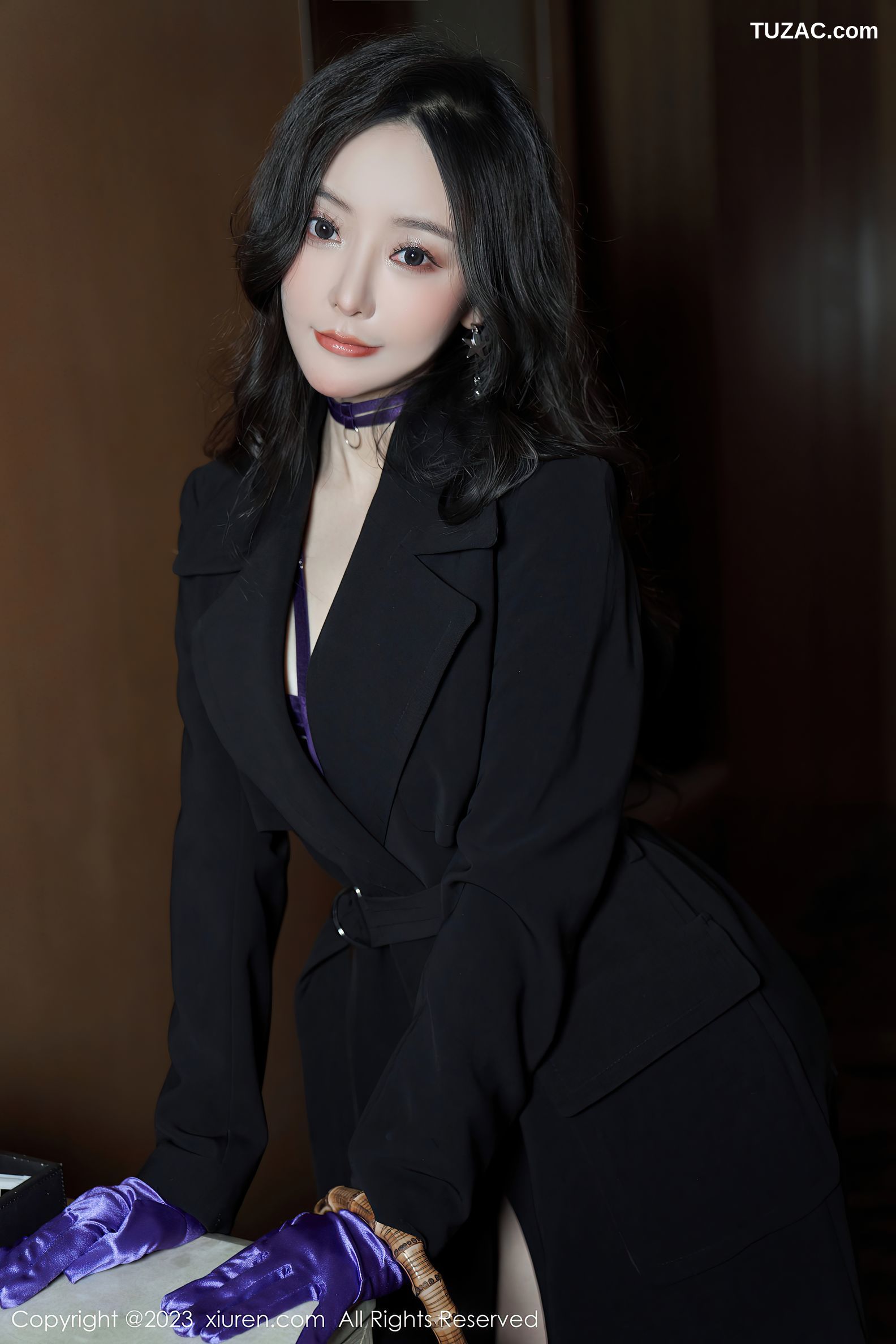 XiuRen秀人网-6078-王馨瑶-黑色外衣紫色情趣内衣