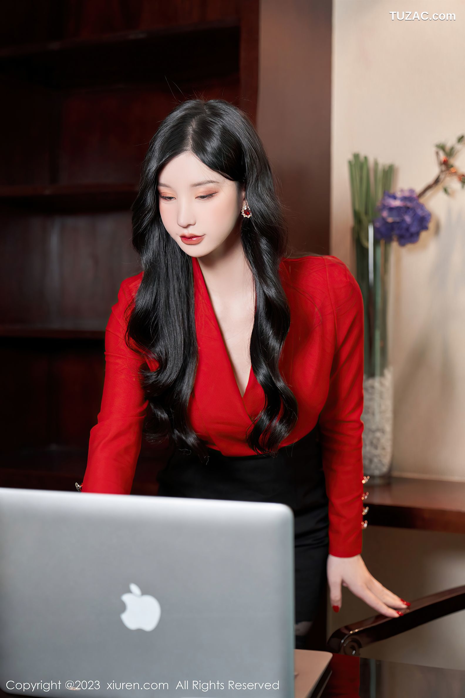XiuRen秀人网-6101-周于希-办公室秘密主题黑色蕾丝内衣