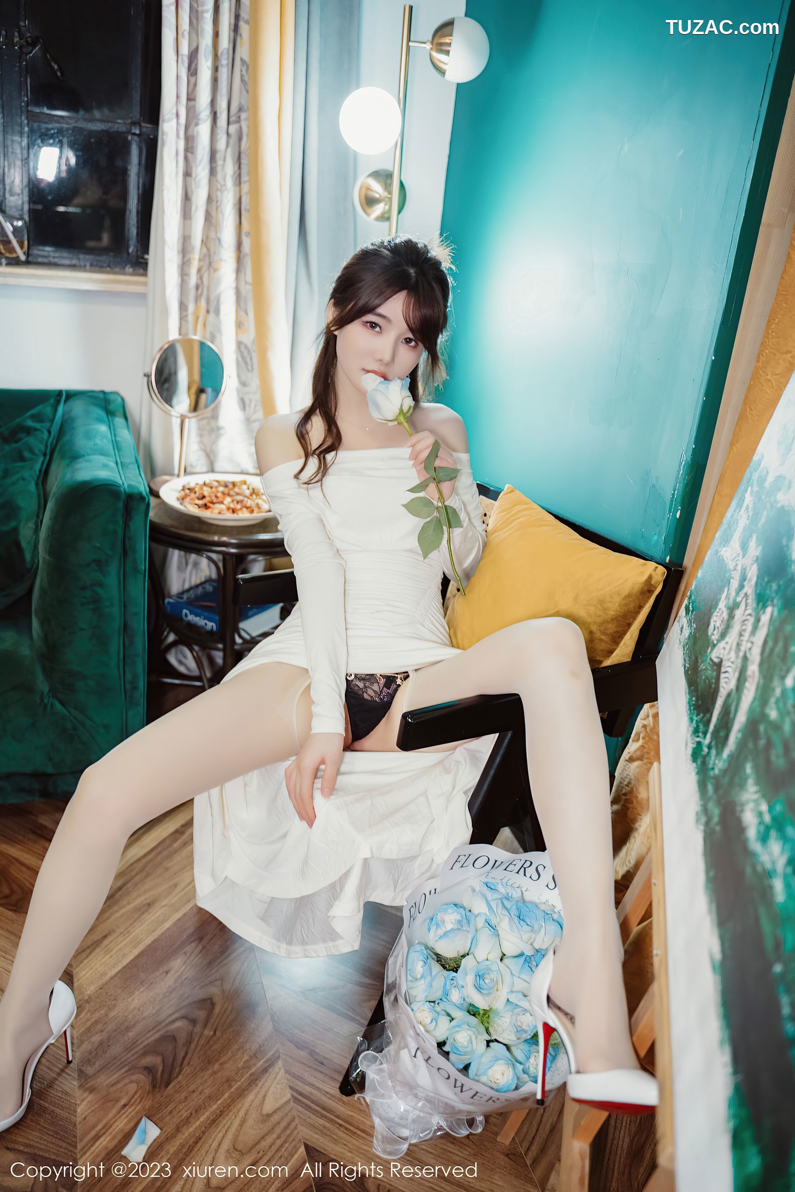XiuRen秀人网-6182-婠婠么-白色连衣长裙蕾丝内衣白丝