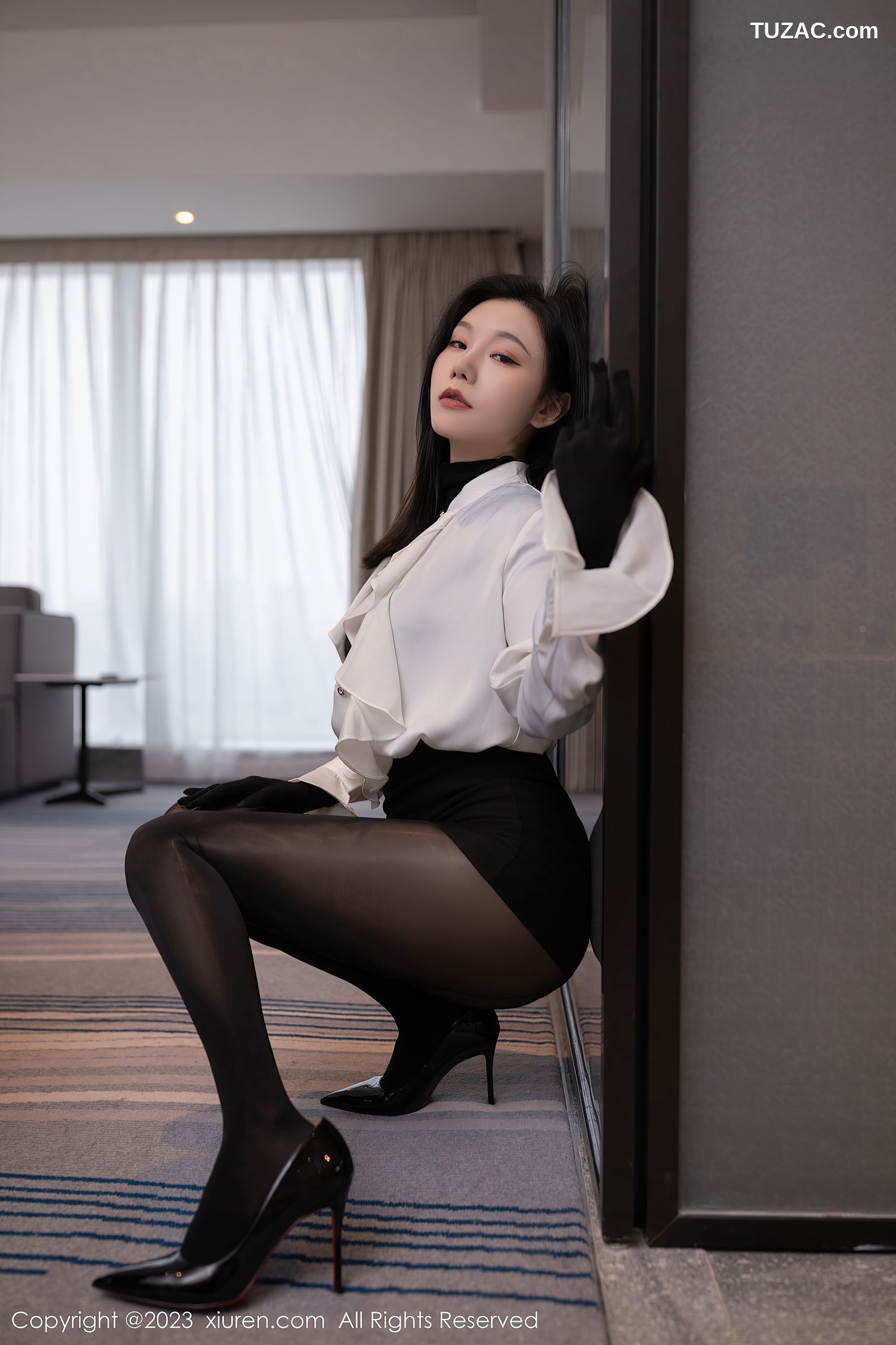 XiuRen秀人网-6185-安然-秘书角色黑色缕空连衣裙-黑色轻透连体衣