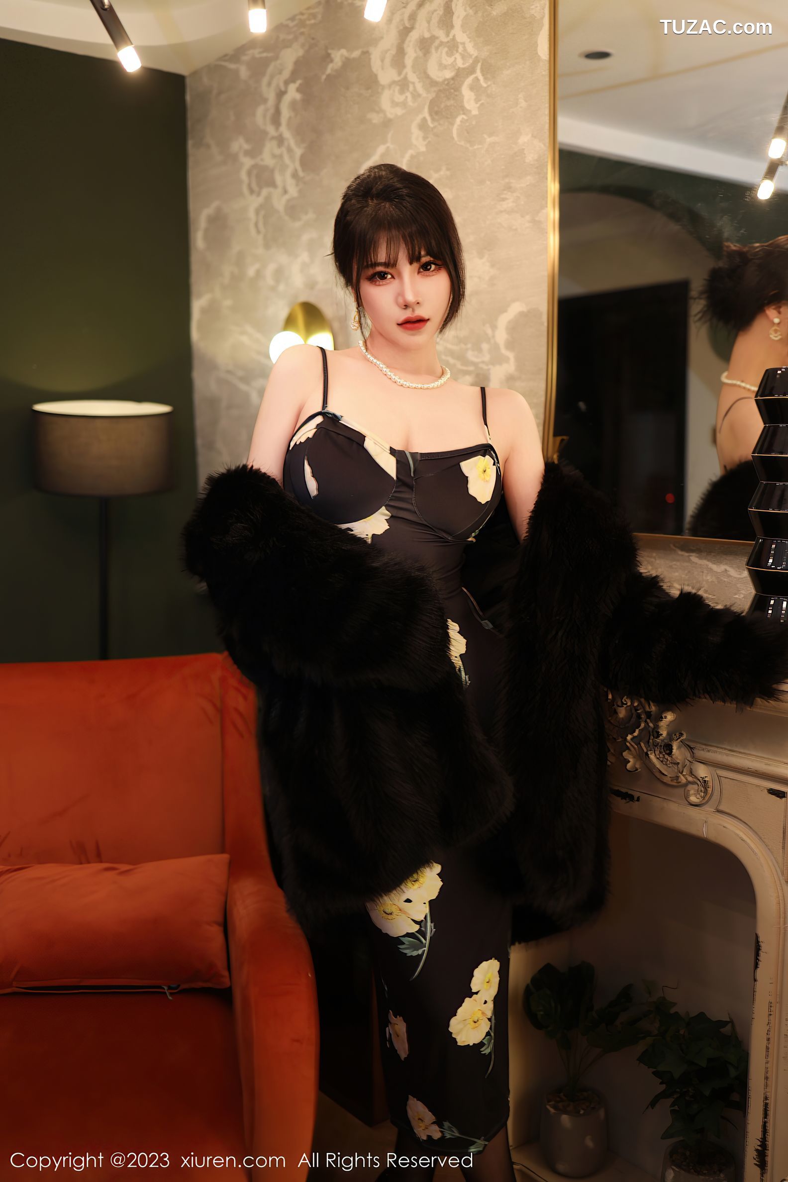 XiuRen秀人网-6220-桃桃子-黑色吊带裙超薄黑丝