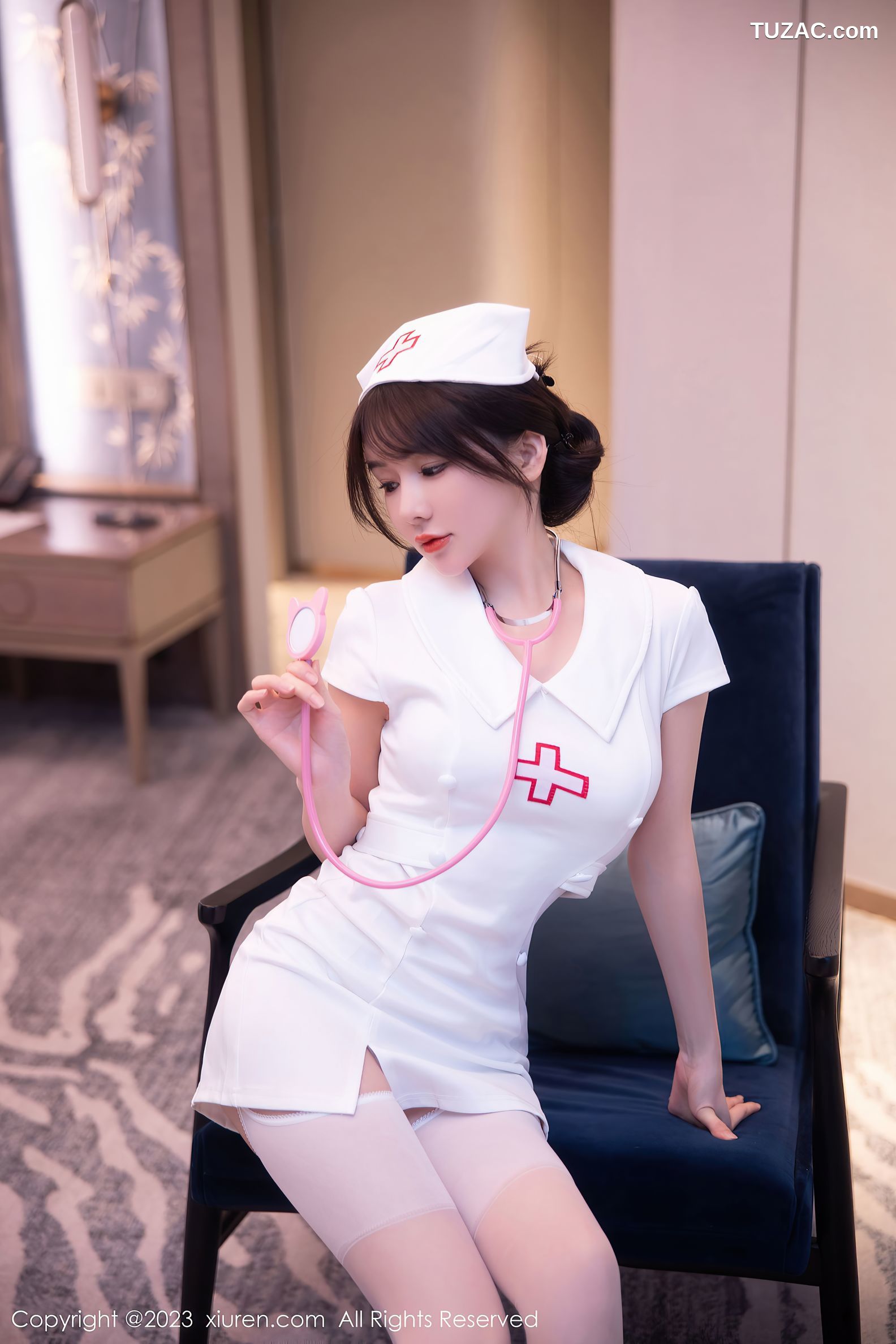 XiuRen秀人网-6221-婠婠么-白色情趣护士服白丝吊带袜