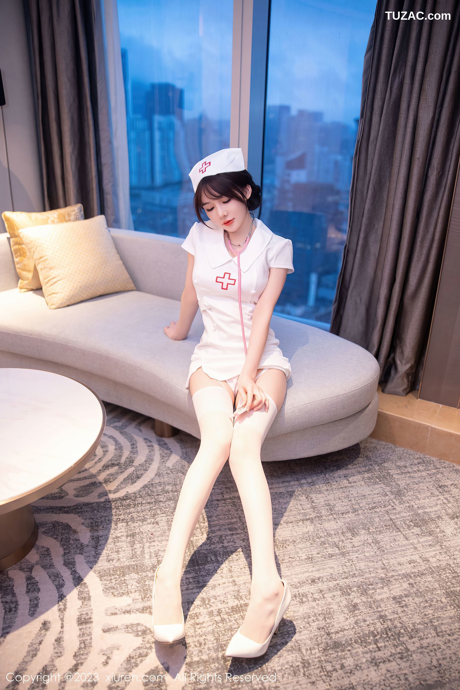 XiuRen秀人网-6221-婠婠么-白色情趣护士服白丝吊带袜