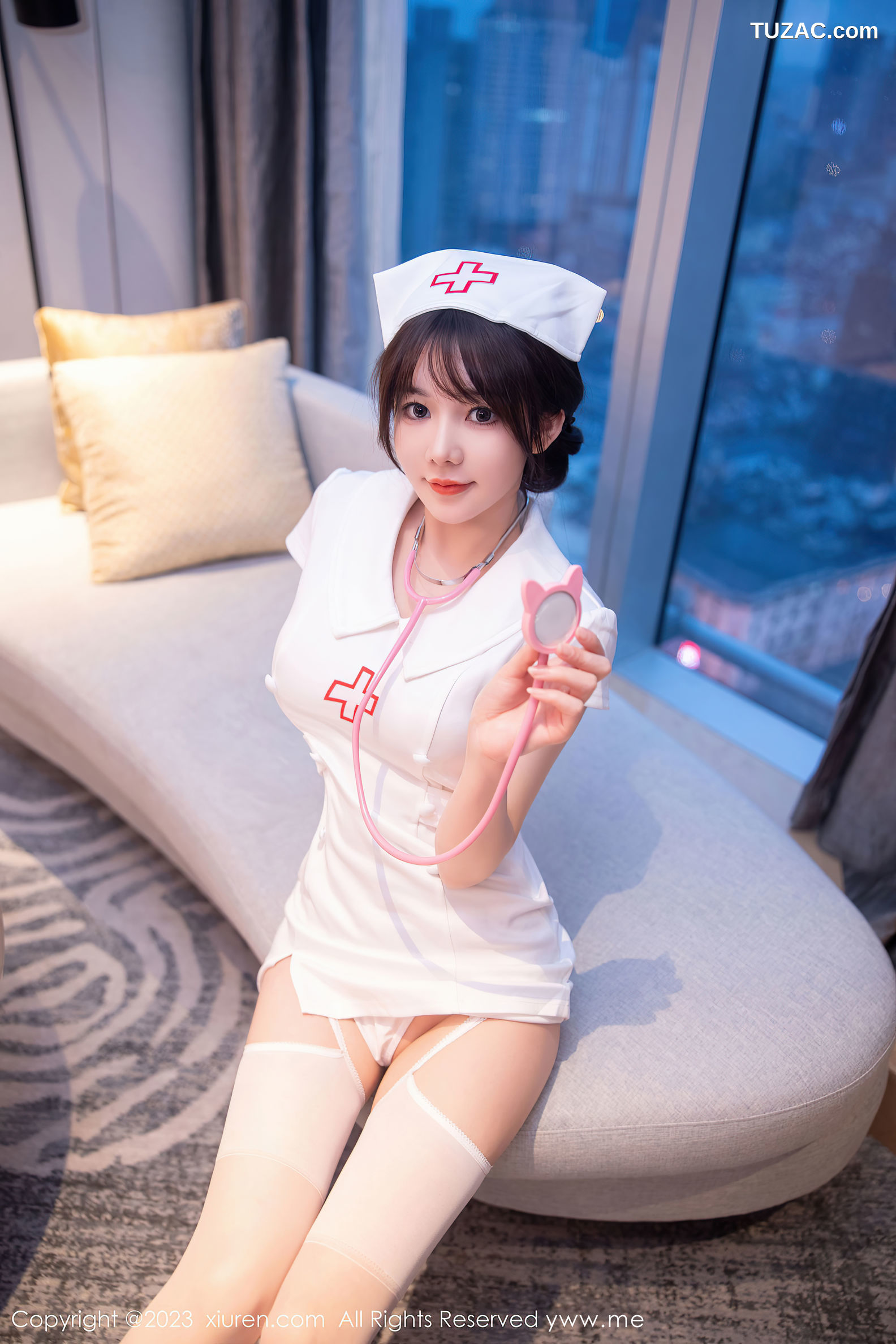 XiuRen秀人网-6221-婠婠么-白色情趣护士服白丝吊带袜