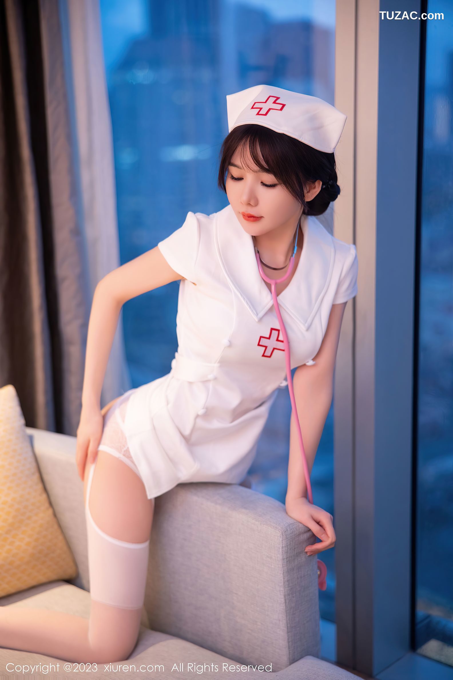 XiuRen秀人网-6221-婠婠么-白色情趣护士服白丝吊带袜