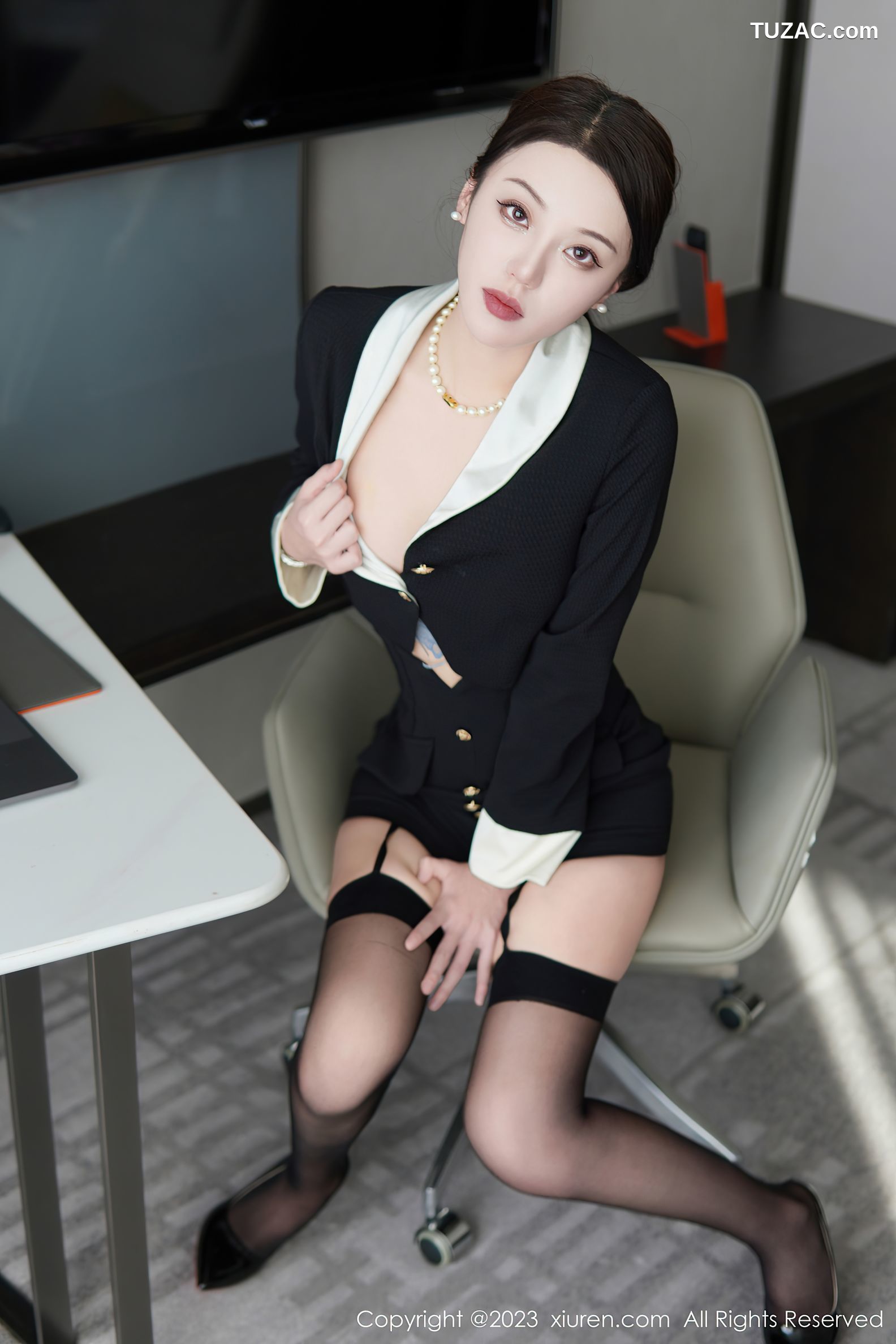 XiuRen秀人网-6231-米娜-OL装扮蕾丝内衣黑丝吊带袜