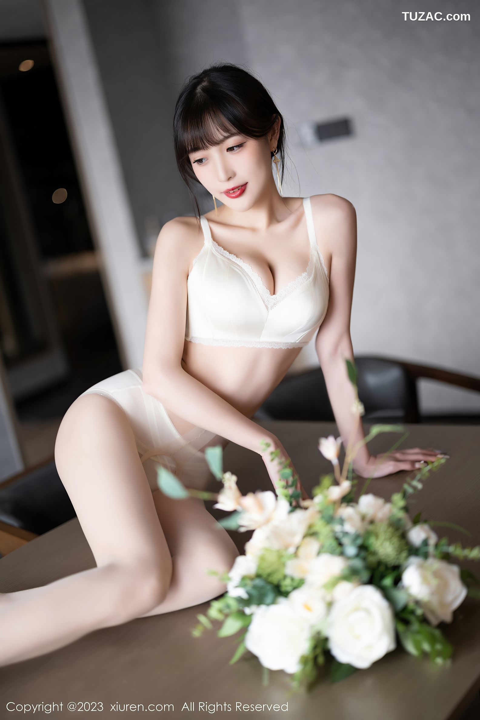 XiuRen秀人网-6236-林星阑-咖啡色连衣裙白色蕾丝内衣肉丝