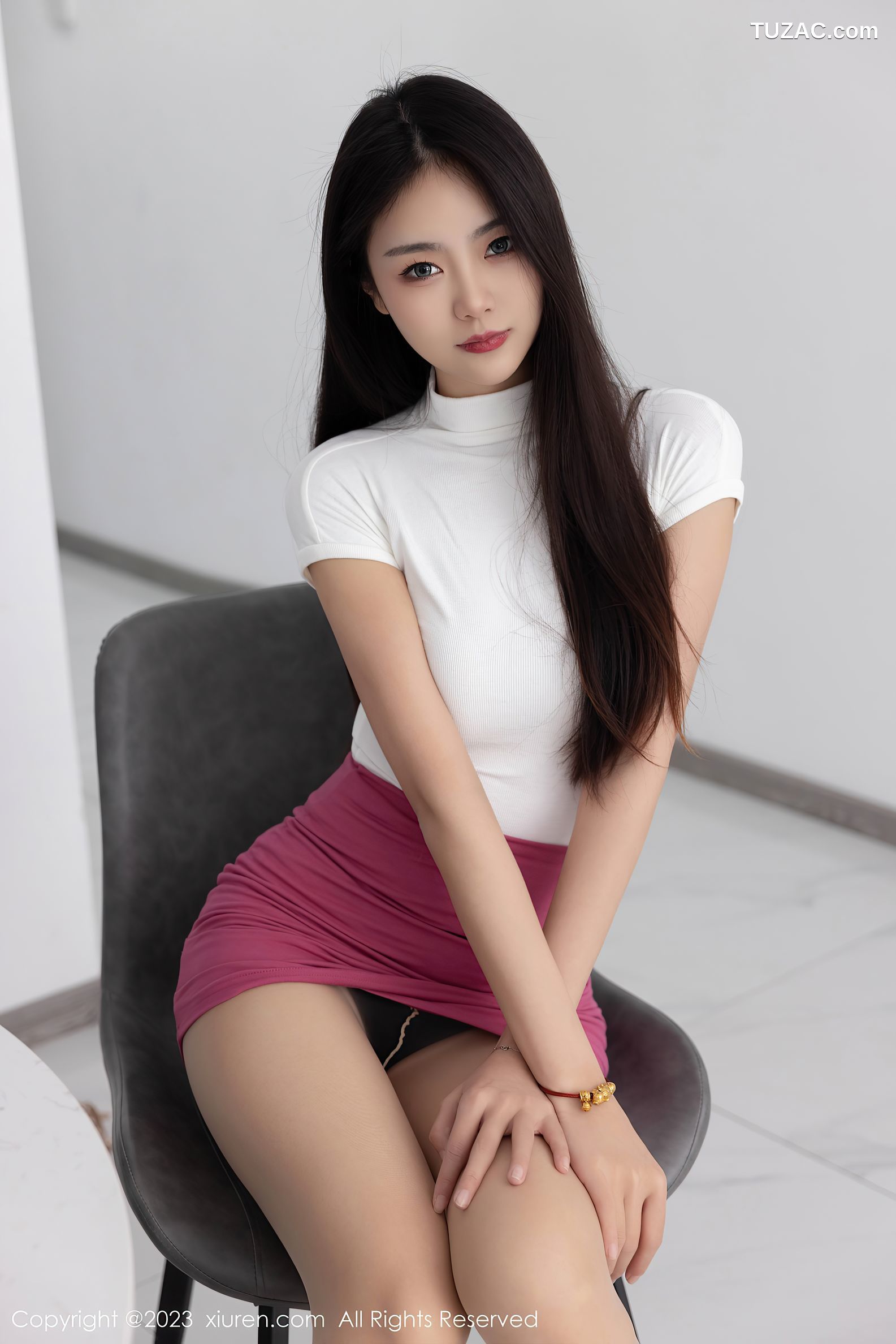 XiuRen秀人网-6239-可乐-白色收身衣红短裙超薄肉丝