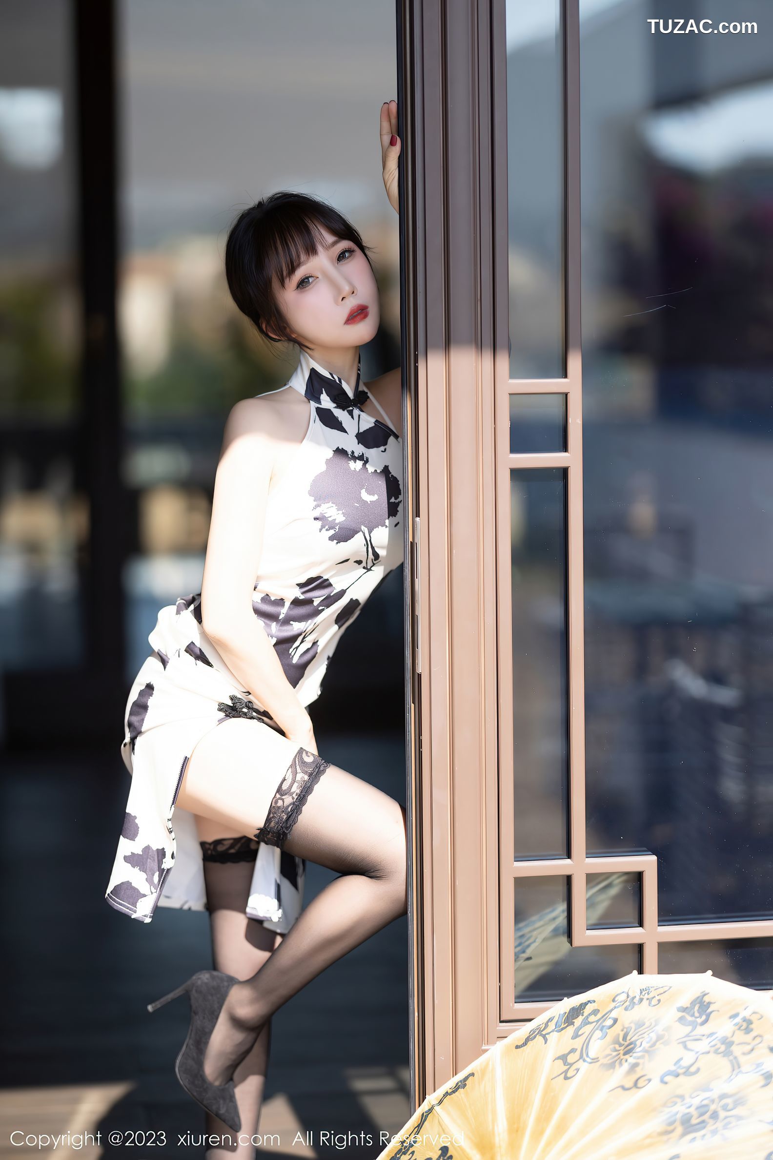XiuRen秀人网-6241-波巧酱-白色印花旗袍黑色蕾丝
