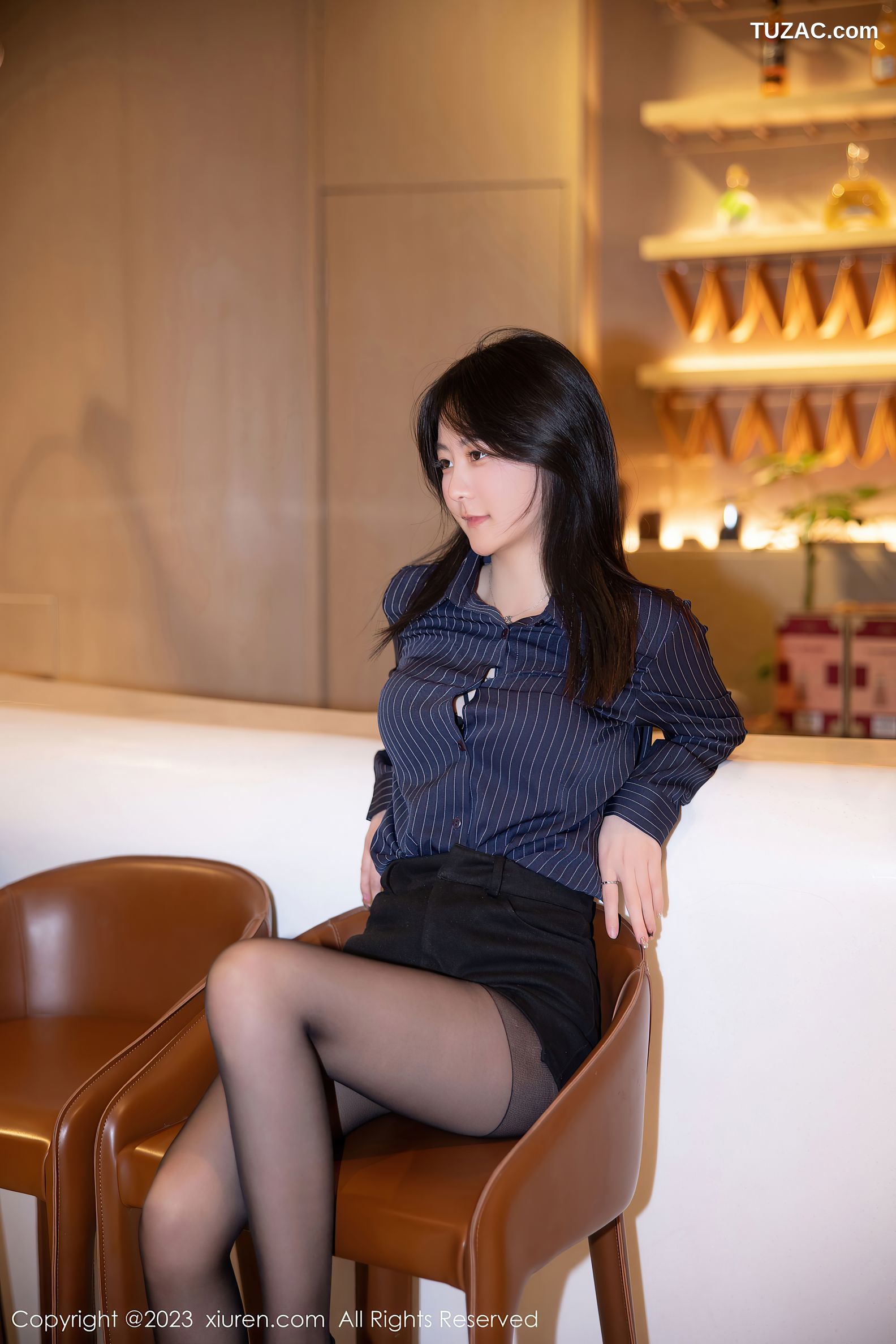 XiuRen秀人网-6246-谢小蒽-宾馆性感OL装扮黑色蕾丝内衣