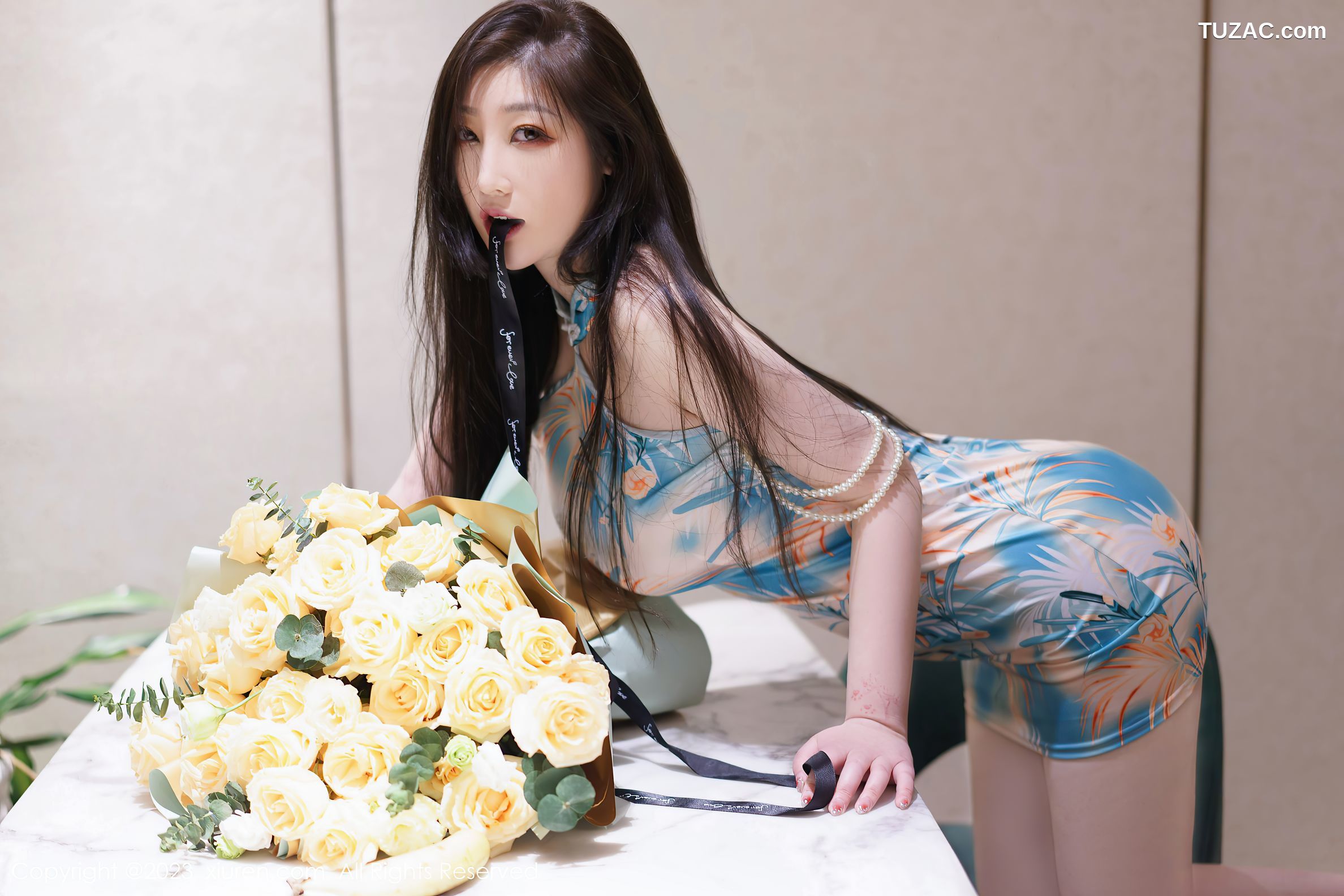 XiuRen秀人网-6249-妲己-浅色肩连衣短裙