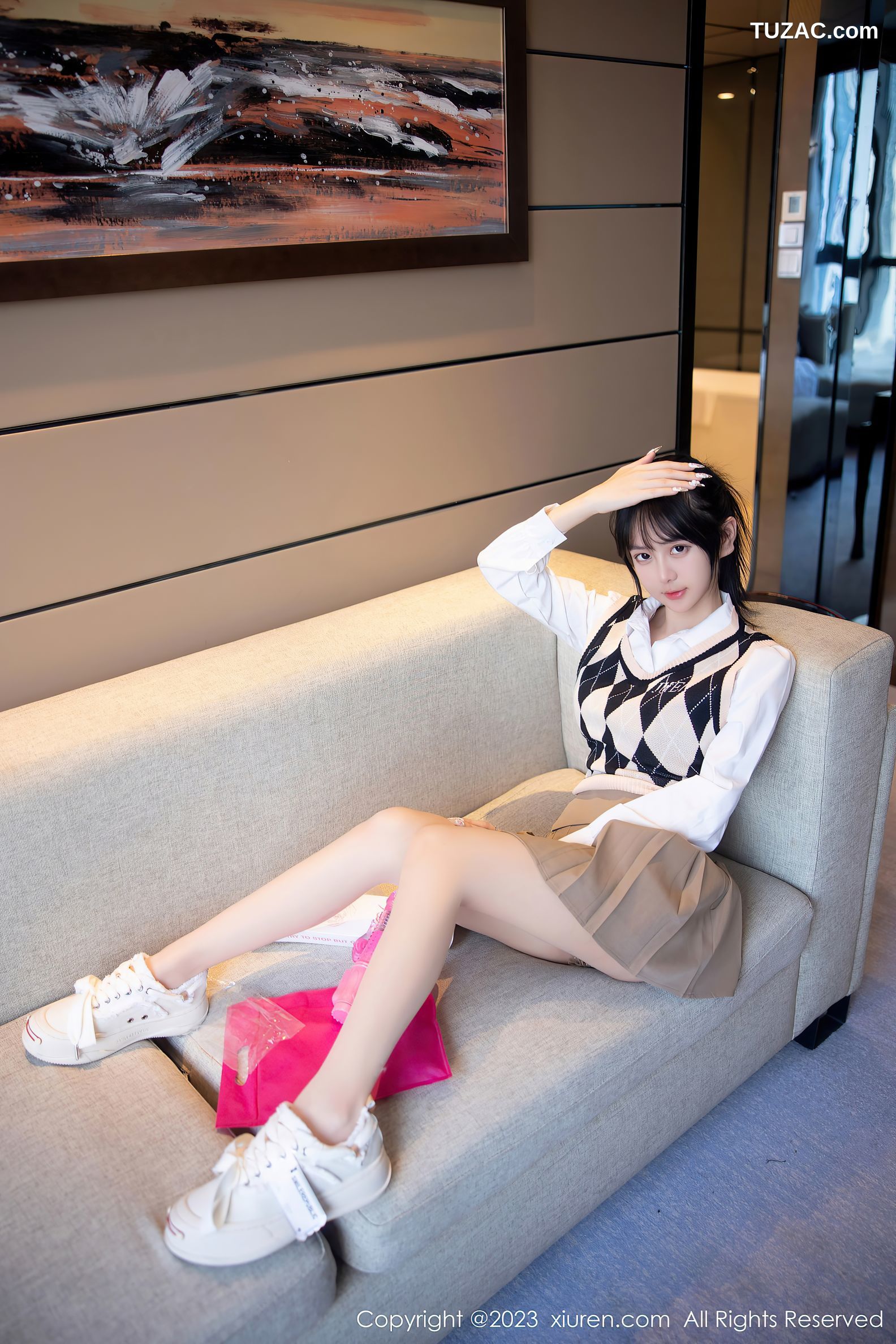 XiuRen秀人网-6329-谢小蒽-粉色蕾丝内衣超薄肉丝-2023.02.27