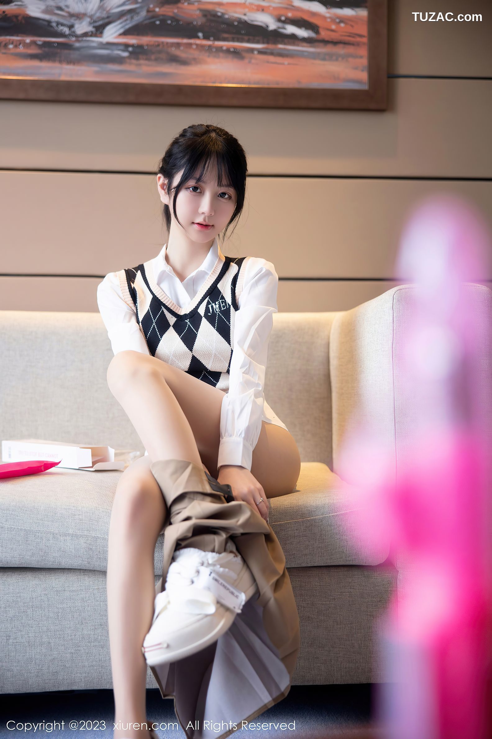XiuRen秀人网-6329-谢小蒽-粉色蕾丝内衣超薄肉丝-2023.02.27