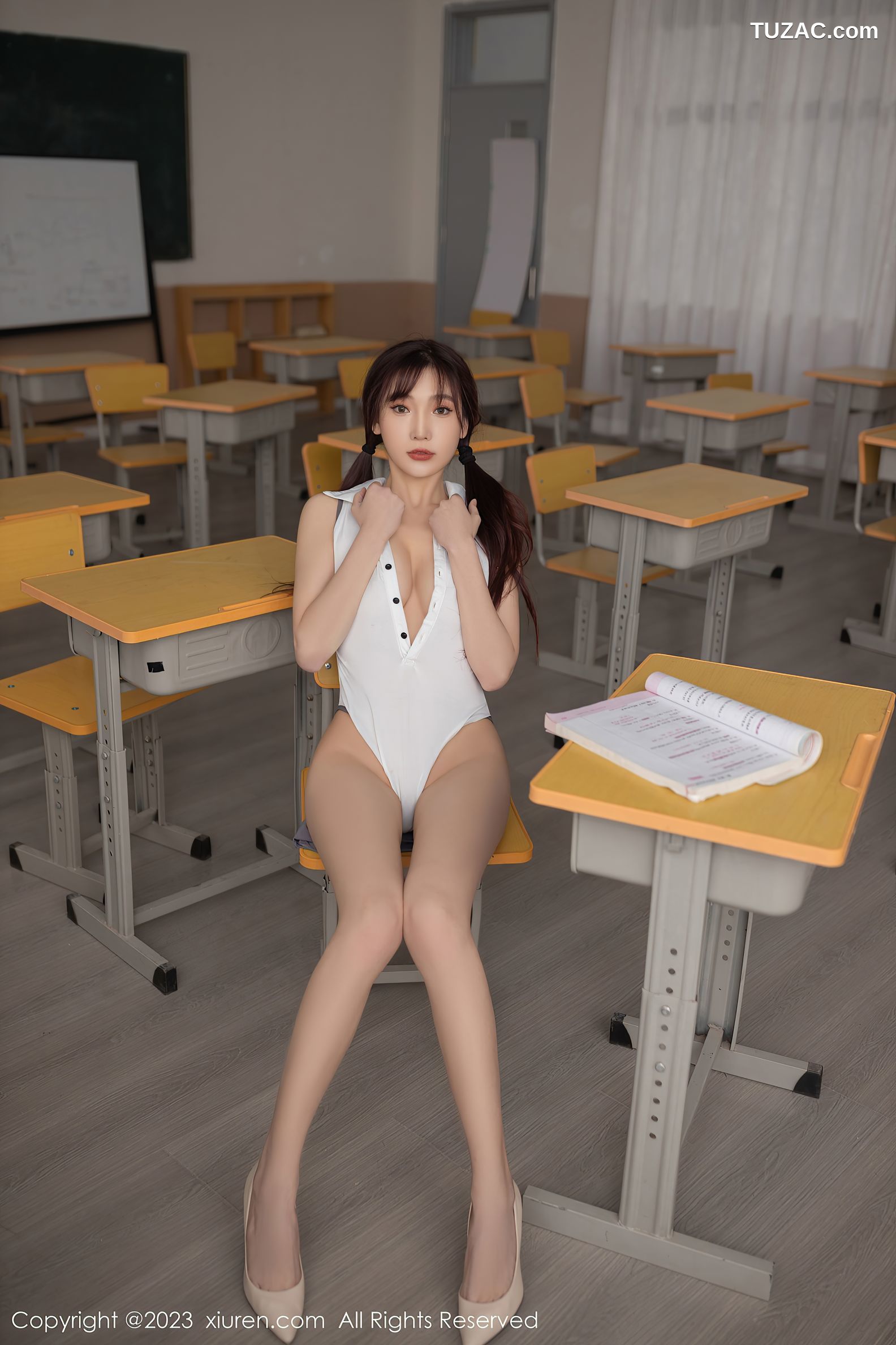 XiuRen秀人网-6353-陆萱萱-教室场景学生角色白色上衣灰色短裙-2023.03.02