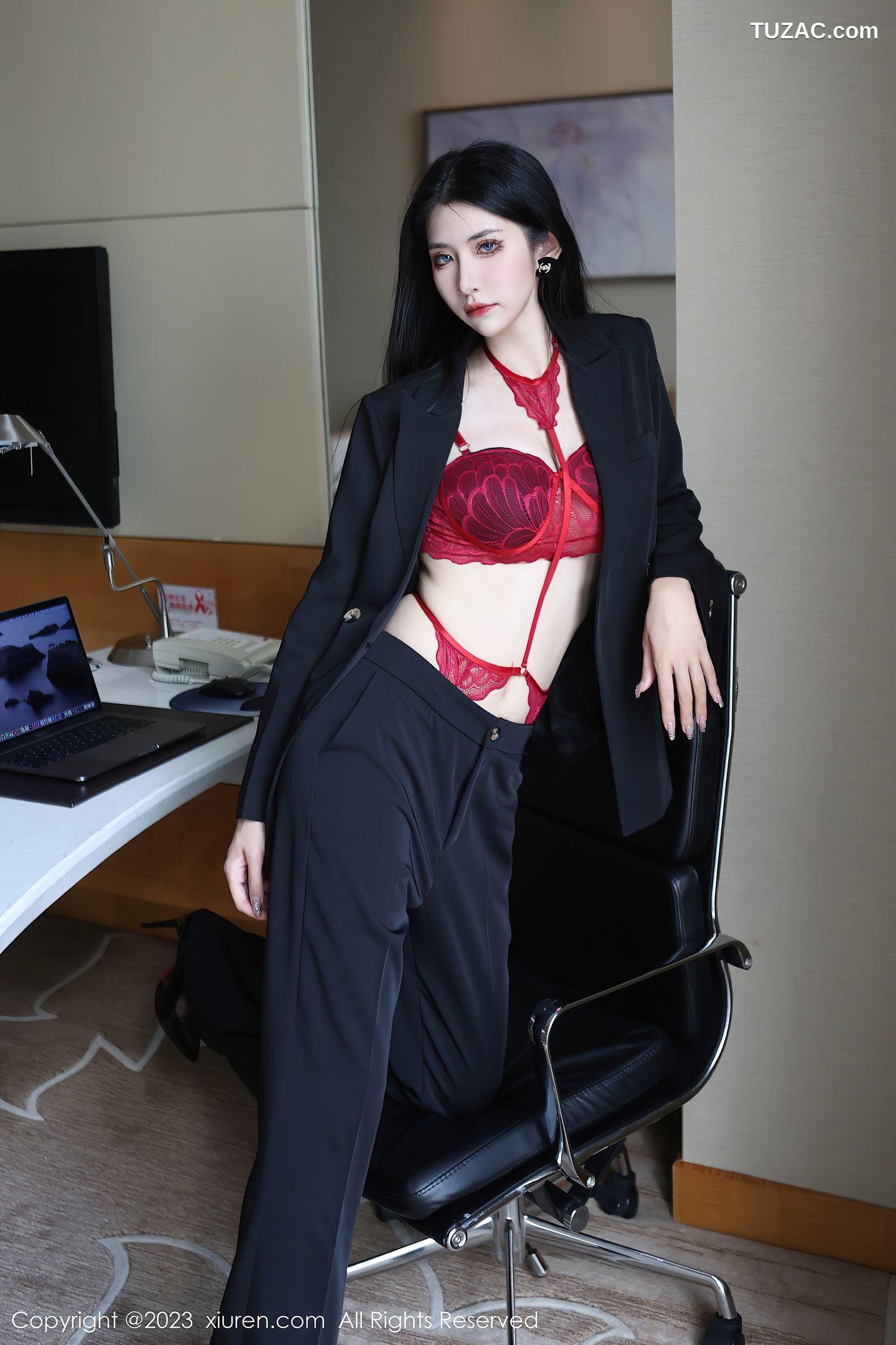 XiuRen秀人网-6402-依娜Yina-深色西服红色蕾丝内衣-2023.03.13