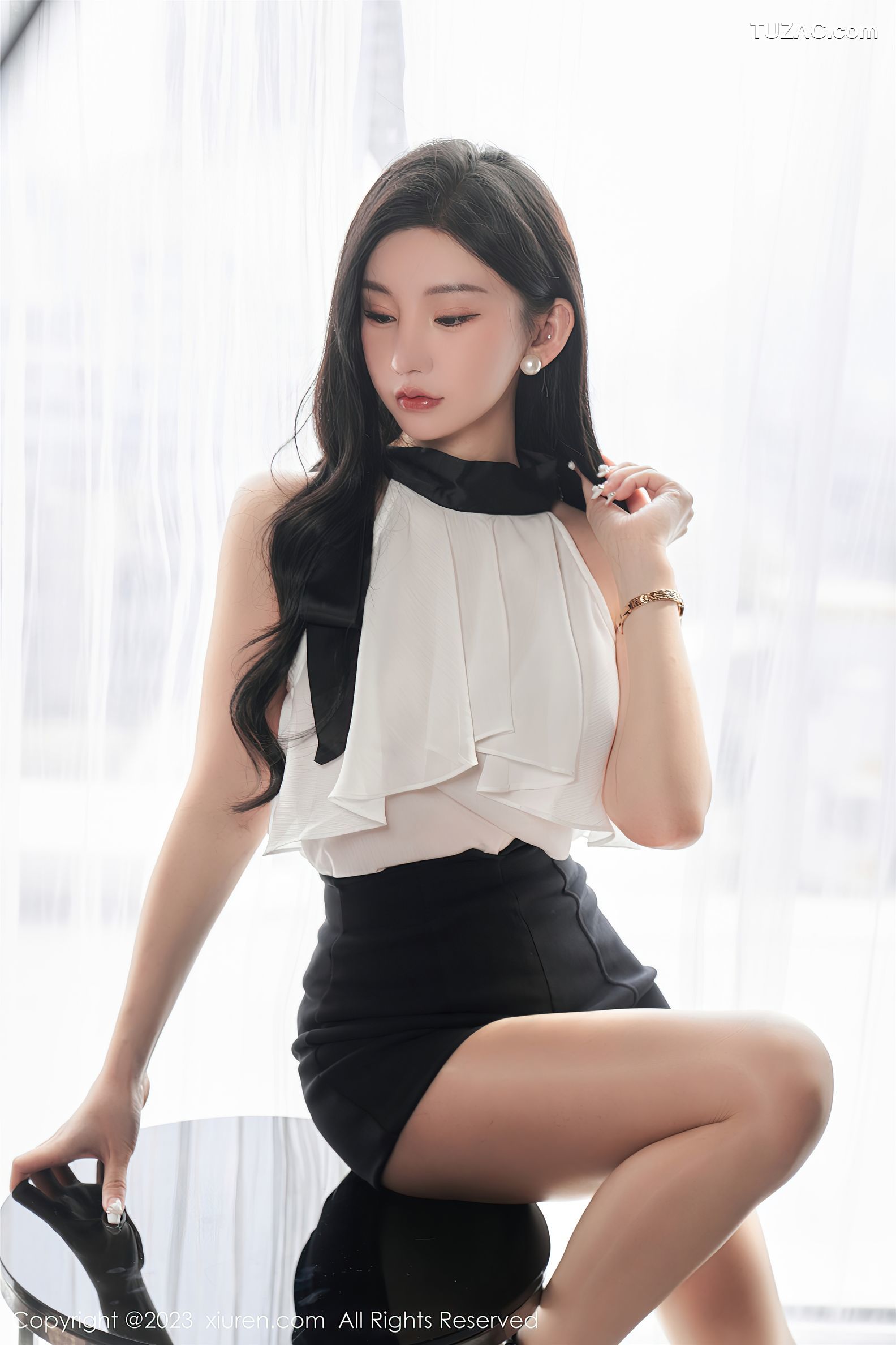 XiuRen秀人网-6435-周于希Sally-澳门旅拍白色薄纱服饰超薄肉丝-2023.03.17