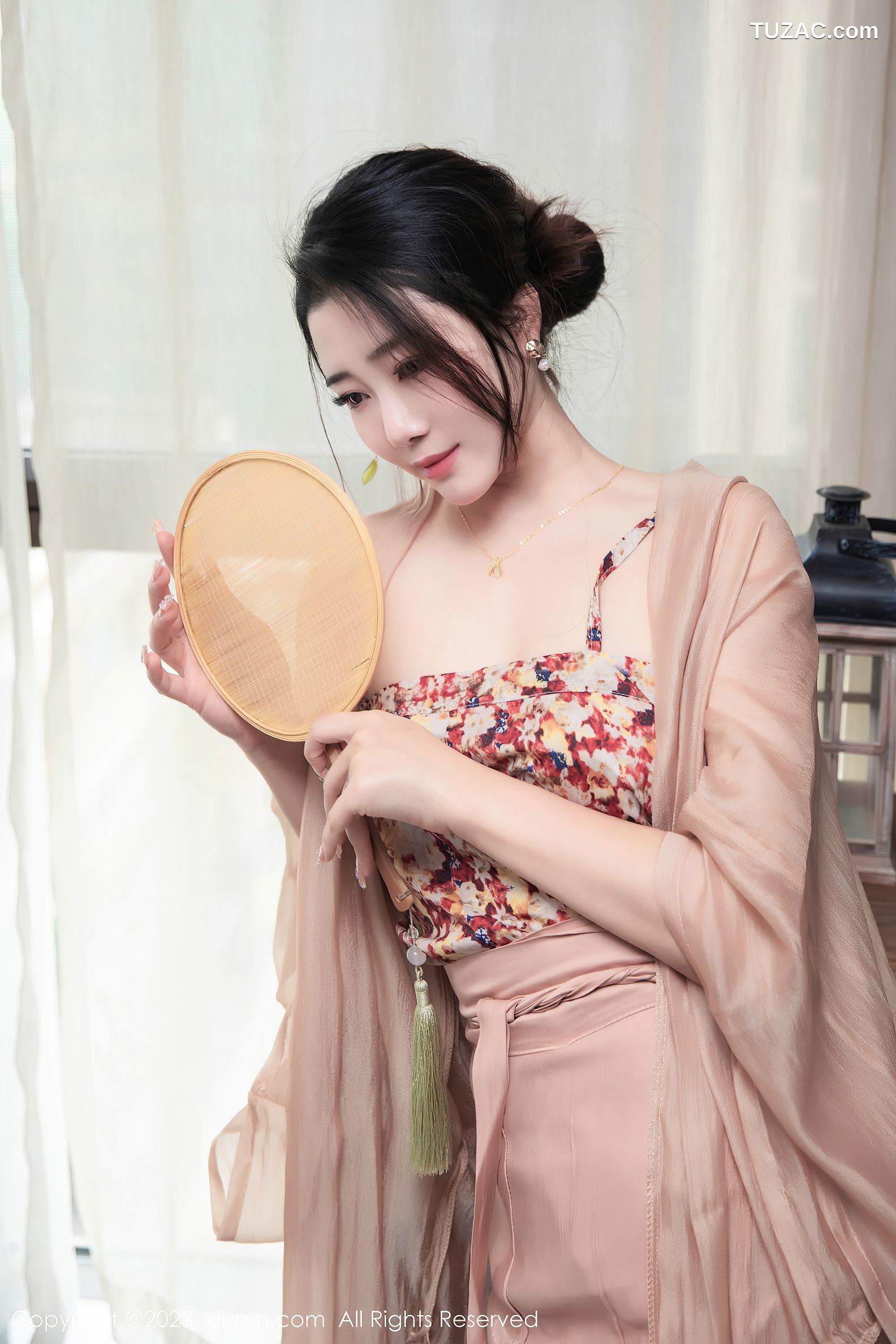 XiuRen秀人网-6457-严利娅Yuliya-性感浅暖色古风汉服-2023.03.23
