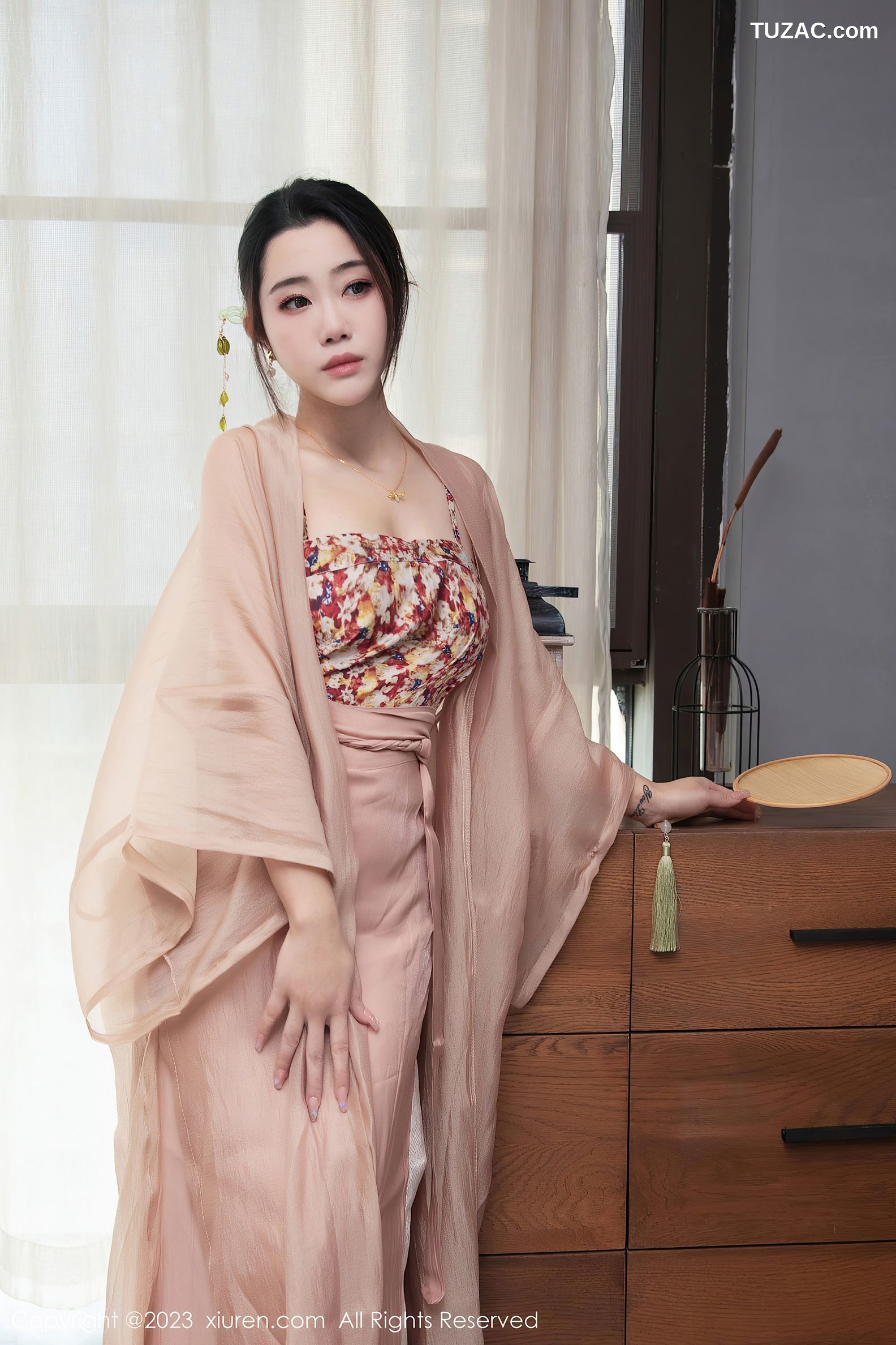 XiuRen秀人网-6457-严利娅Yuliya-性感浅暖色古风汉服-2023.03.23