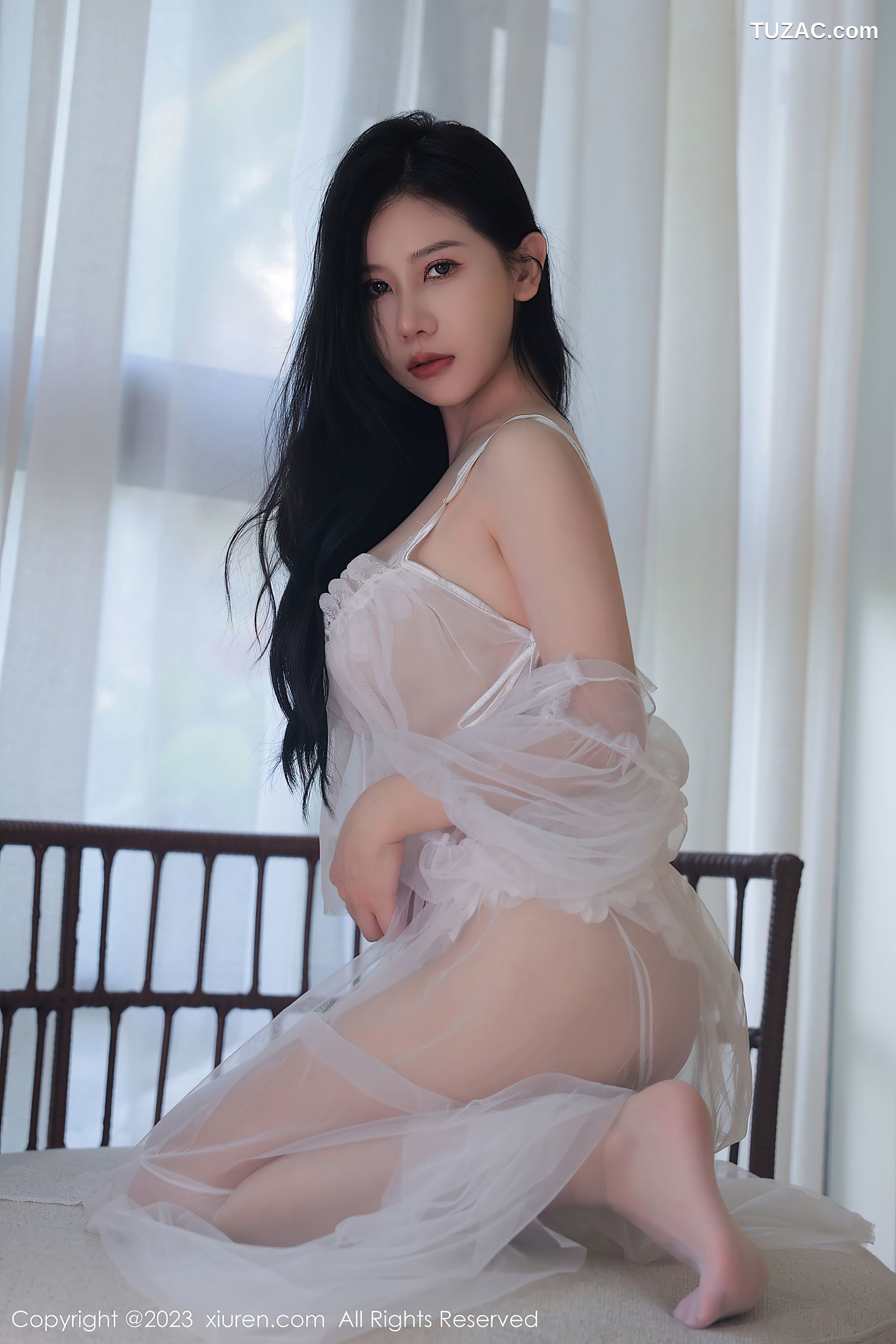 XiuRen秀人网-6521-尹甜甜-白色网纱情趣服饰白丝袜-2023.04.04