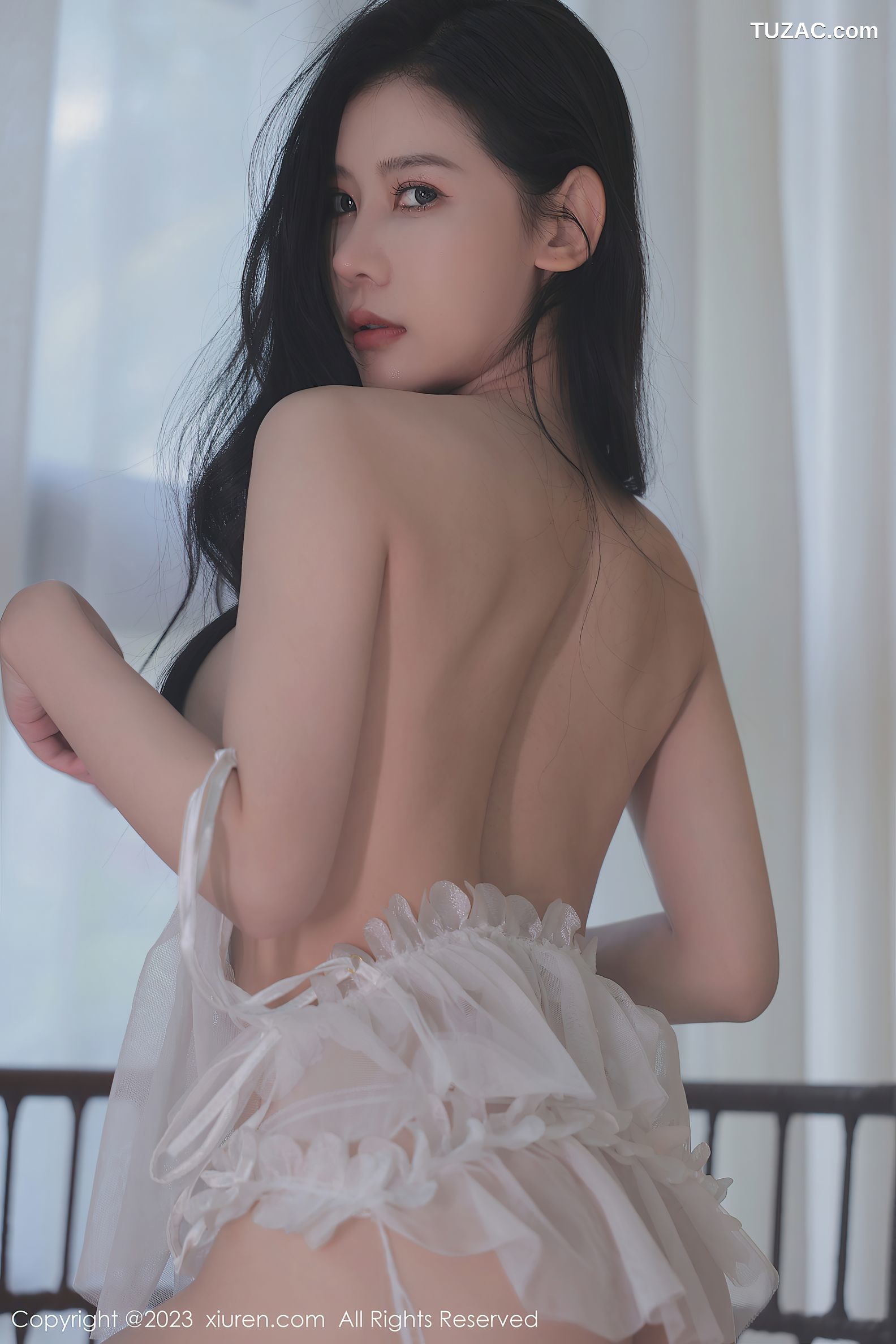 XiuRen秀人网-6521-尹甜甜-白色网纱情趣服饰白丝袜-2023.04.04