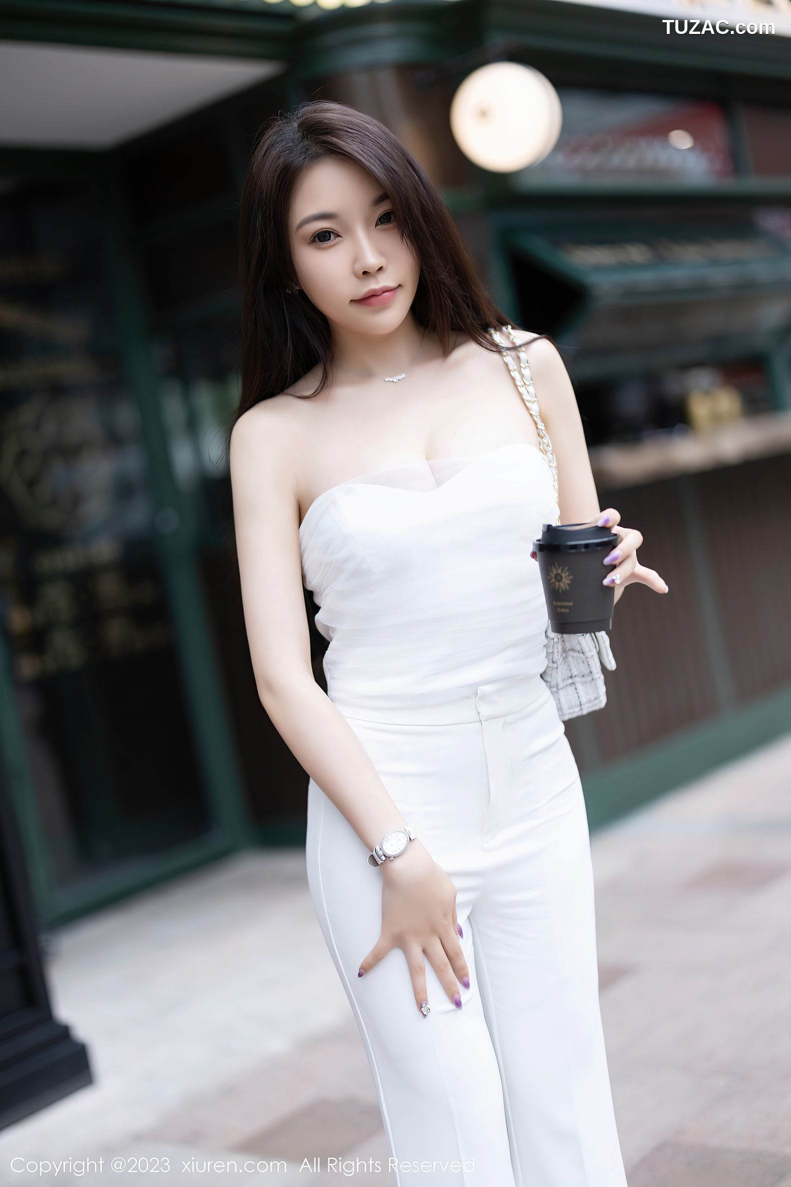 XiuRen秀人网-6628-徐莉芝Booty-白色套装白丝吊带袜-2023.04.24
