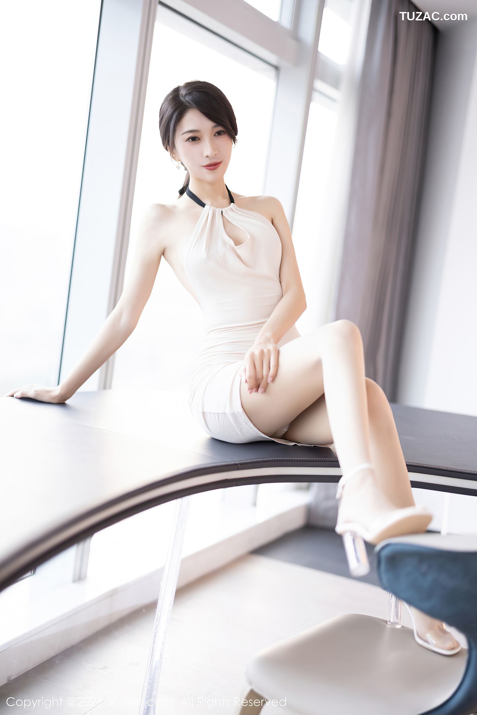 XiuRen秀人网-6631-林乐一-米色连身短裙原色丝袜-2023.04.25