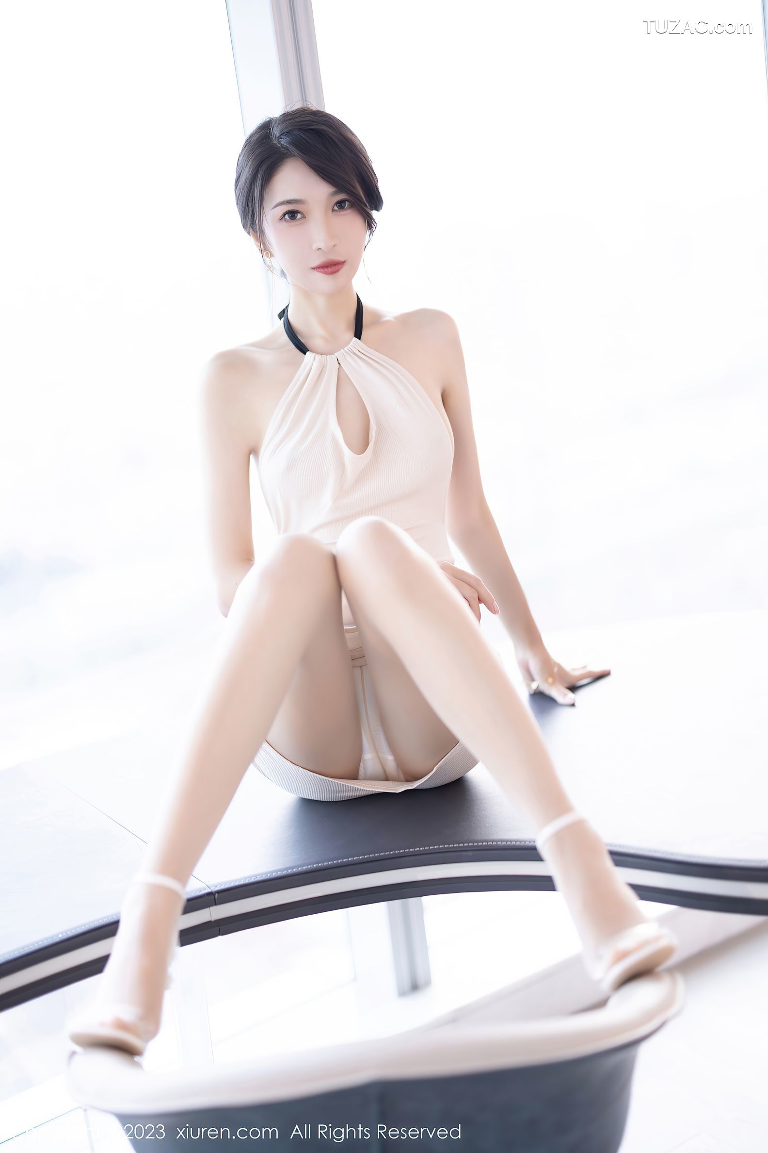 XiuRen秀人网-6631-林乐一-米色连身短裙原色丝袜-2023.04.25