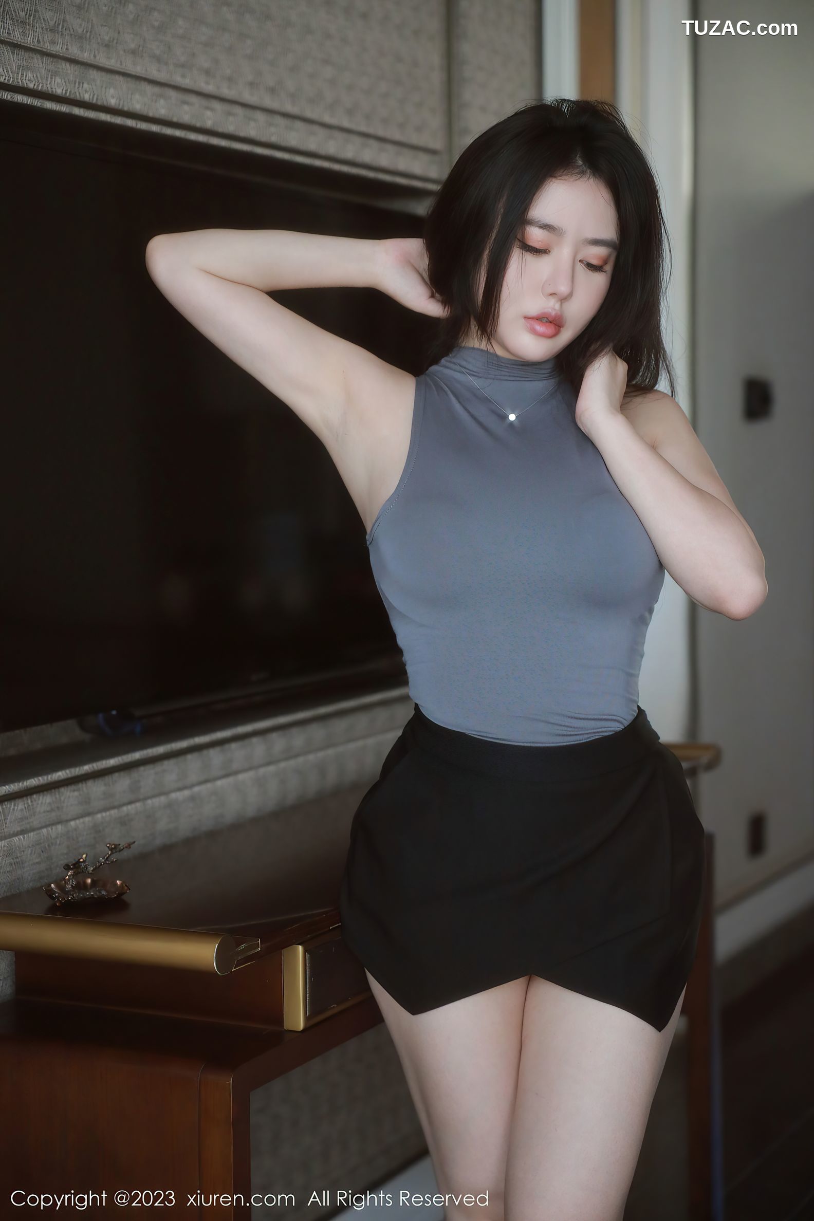 XiuRen秀人网-6648-玛鲁娜Manuela-户外抹胸服-室内紧身衣-2023.04.27