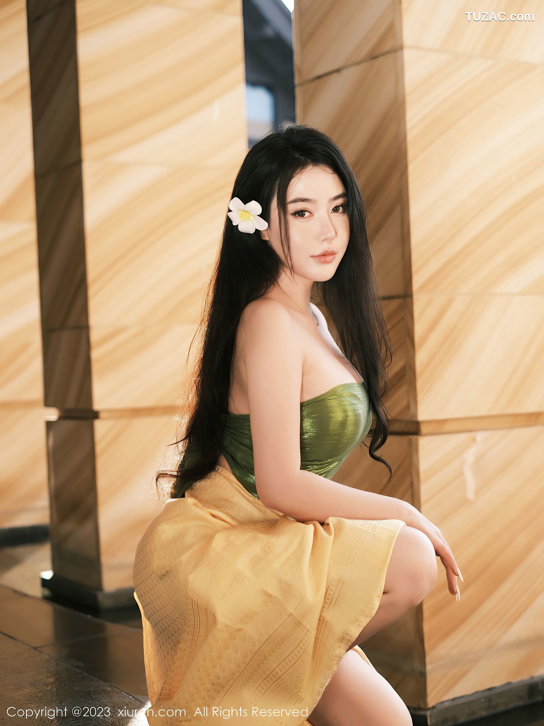 XiuRen秀人网-6648-玛鲁娜Manuela-户外抹胸服-室内紧身衣-2023.04.27