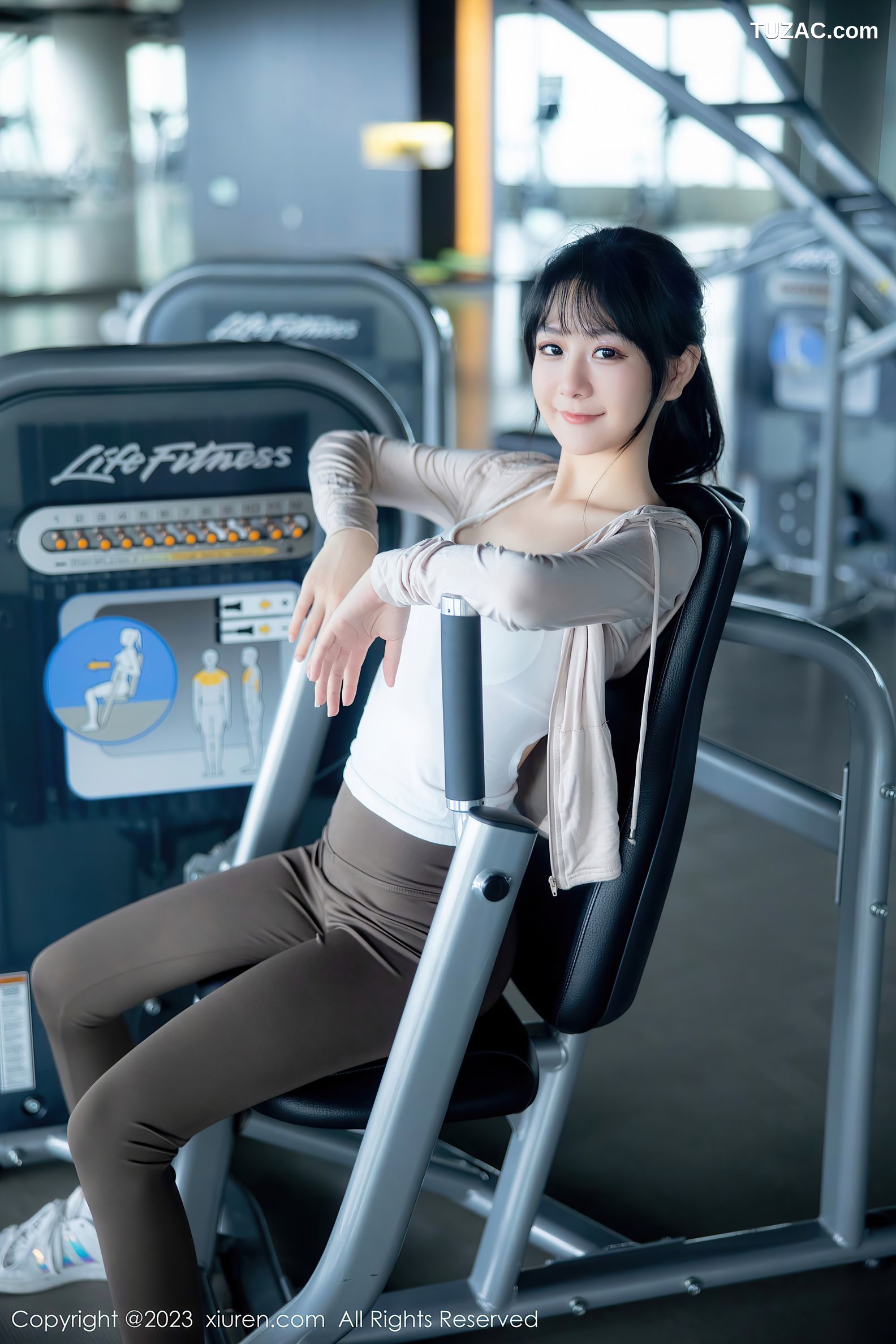 XiuRen秀人网-6683-幼幼-健身房场景性感浅色运动服饰-2023.05.05
