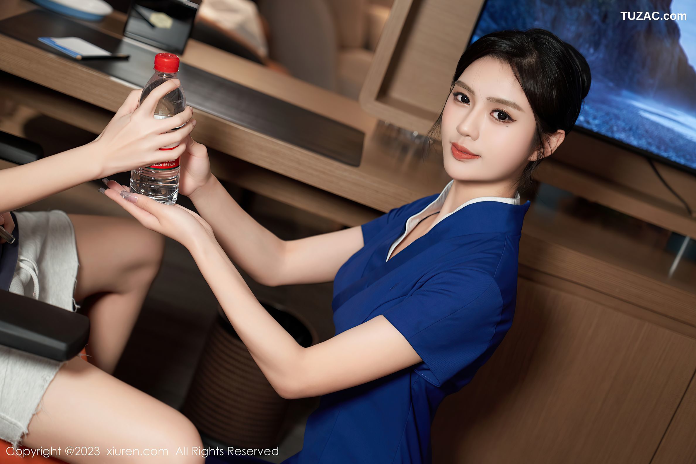 XiuRen秀人网-6720-浅浅Danny-深蓝技师制服-红色高开叉情趣服-2023.05.11