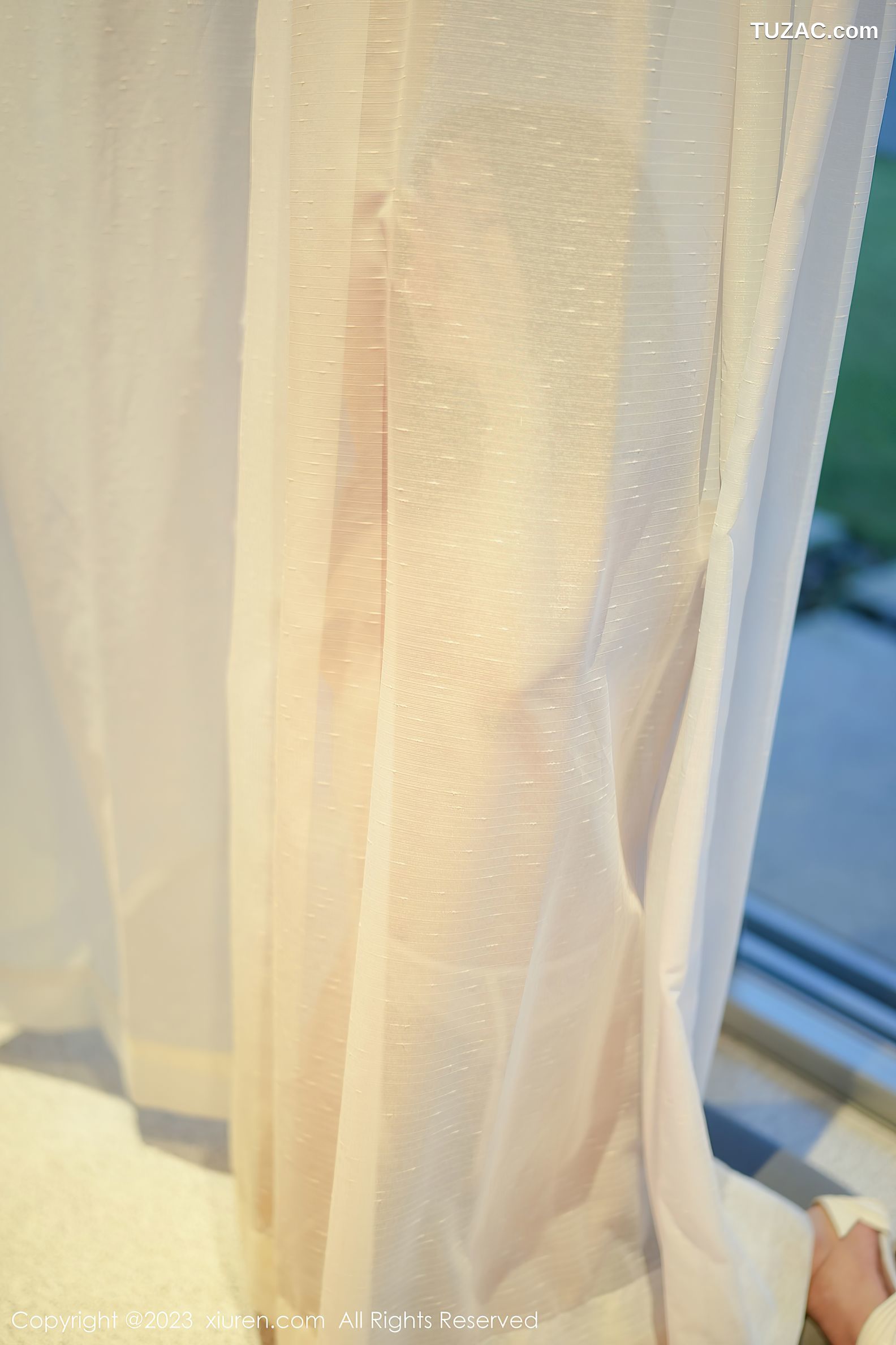 XiuRen秀人网-6729-Laura阿姣-白色吊带长裙浅色轻透蕾丝内衣-2023.05.12