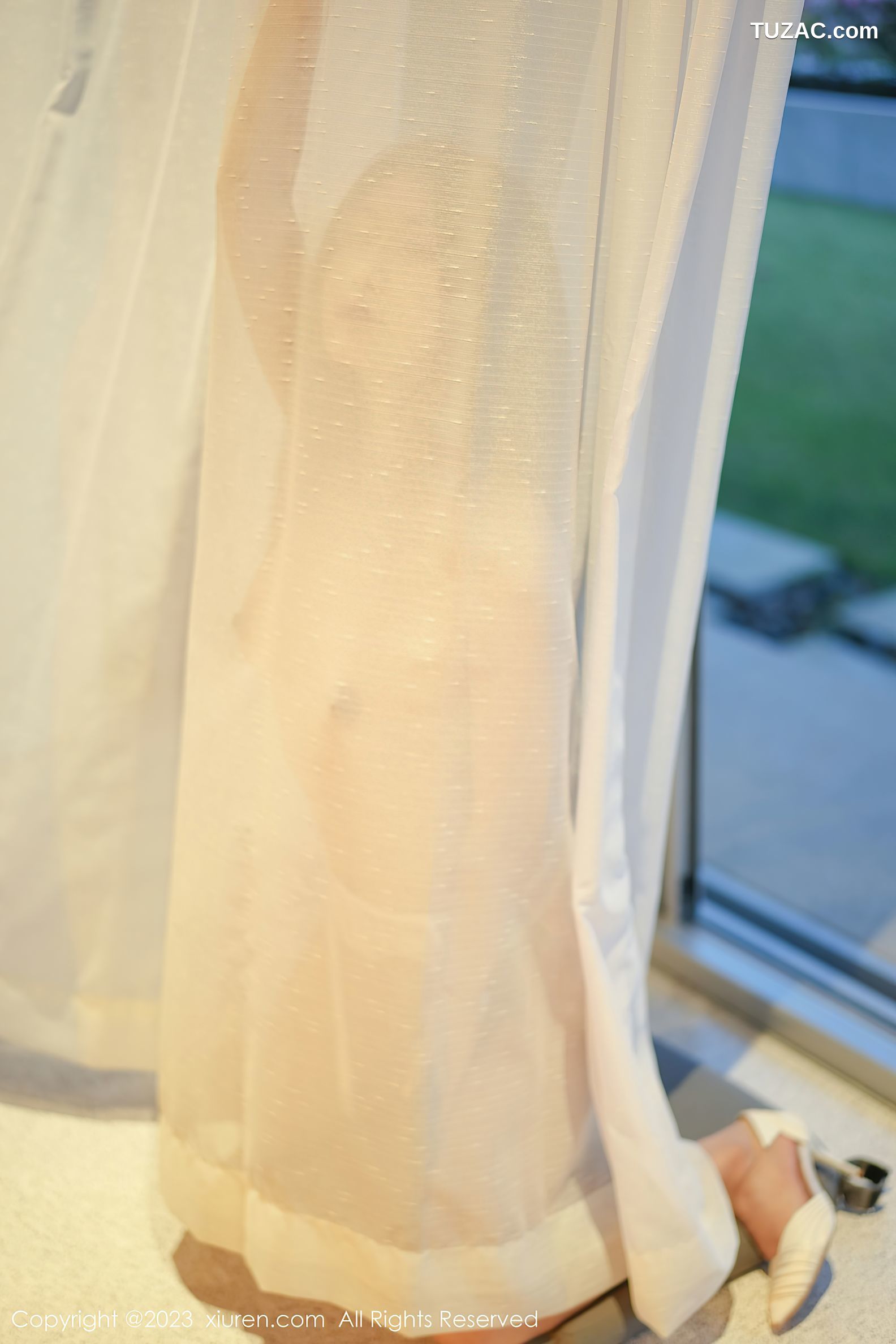 XiuRen秀人网-6729-Laura阿姣-白色吊带长裙浅色轻透蕾丝内衣-2023.05.12