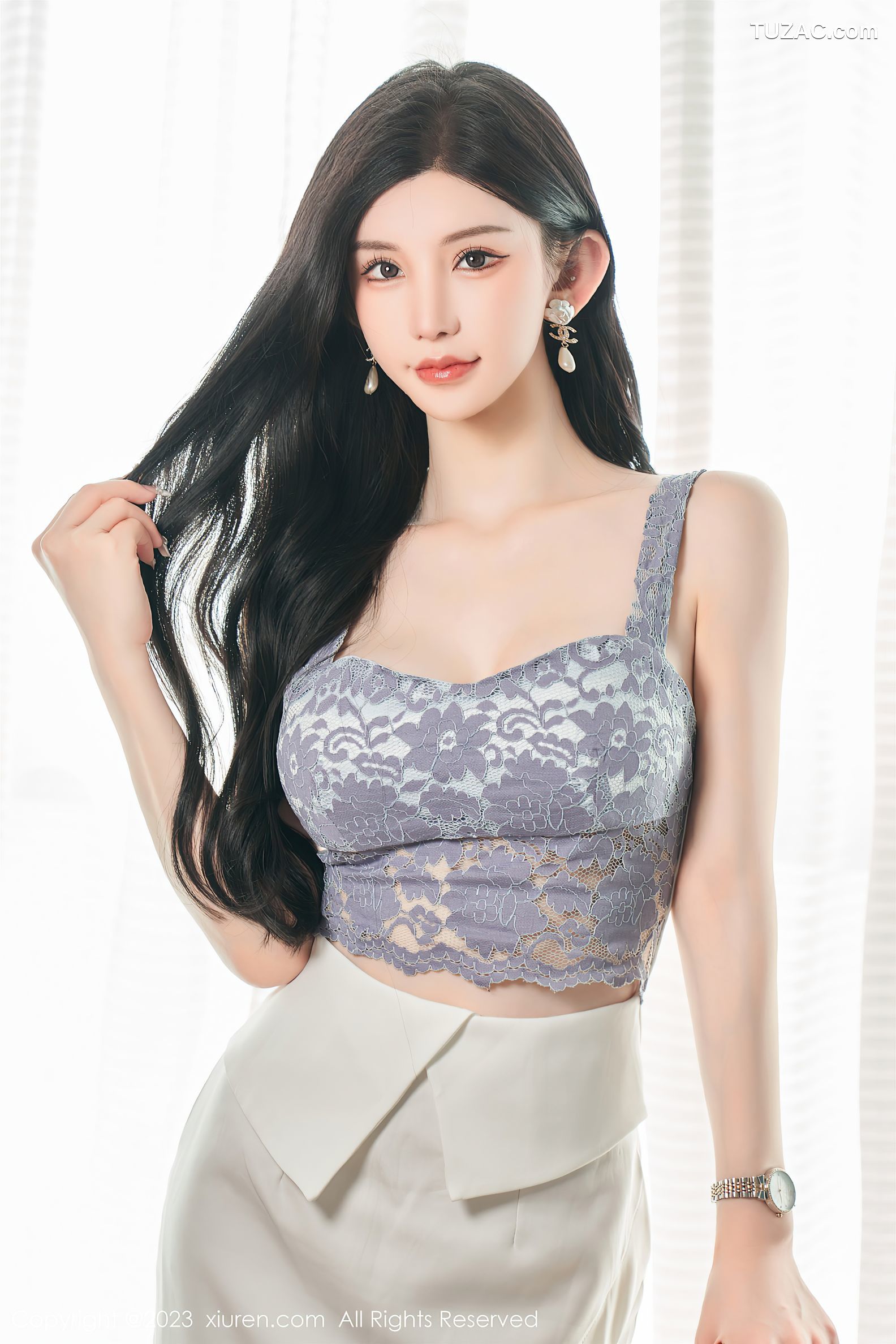 XiuRen秀人网-6811-周于希Sally-吊带短裙超薄肉丝-2023.05.26