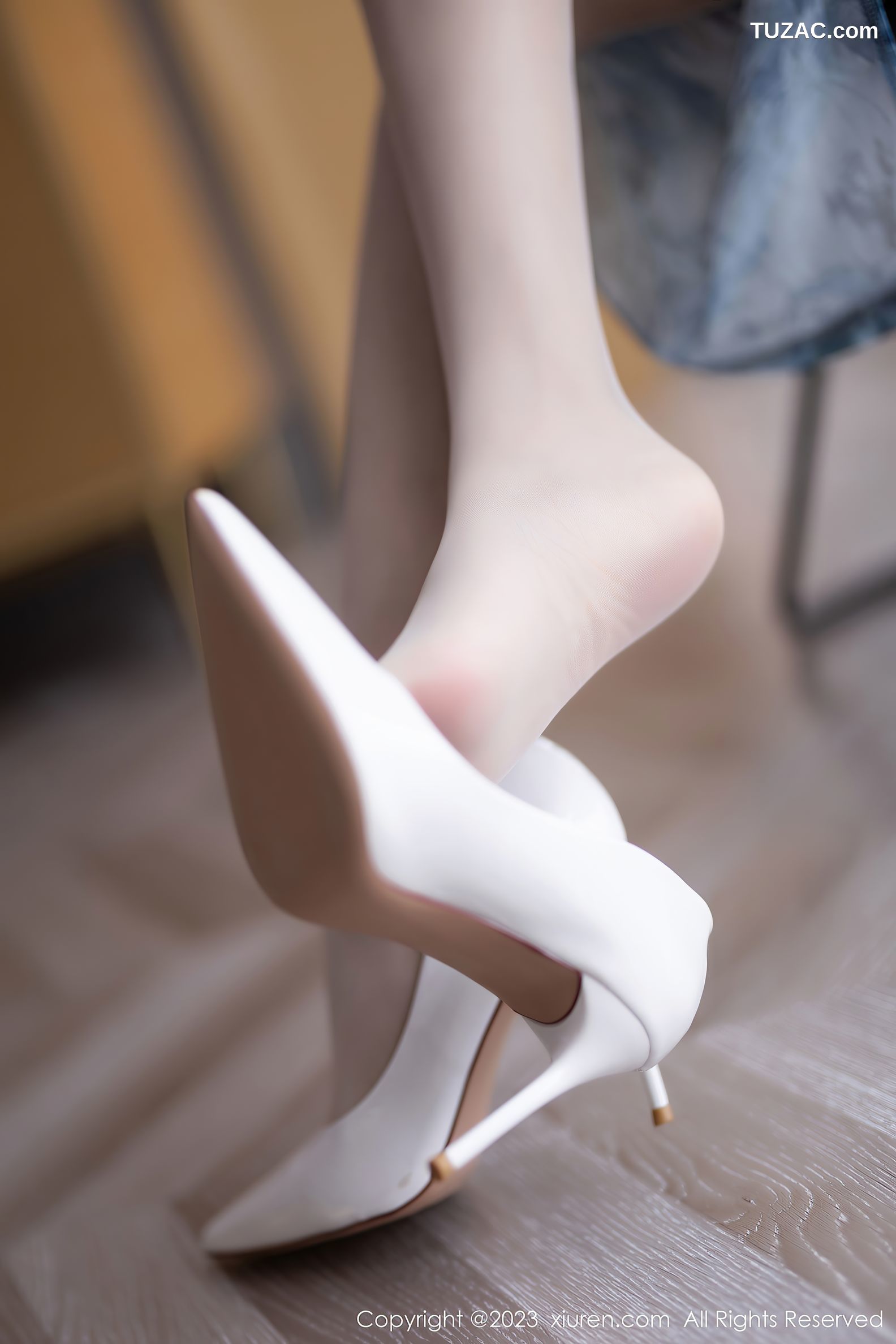 XiuRen秀人网-6812-王馨瑶Yanni-花色连衣裙白色内衣超薄肉丝-2023.05.26