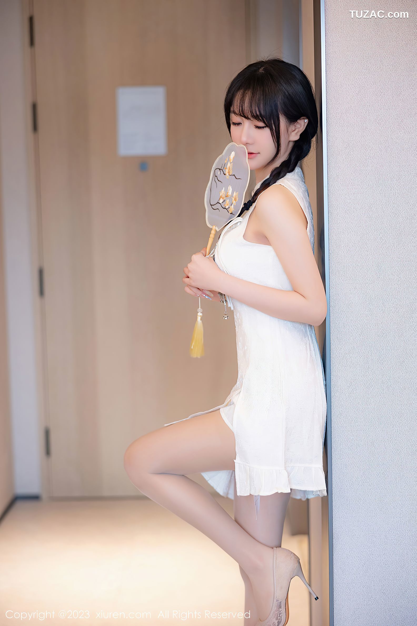XiuRen秀人网-6813-幼幼-白色旗袍服饰原色丝袜-2023.05.26