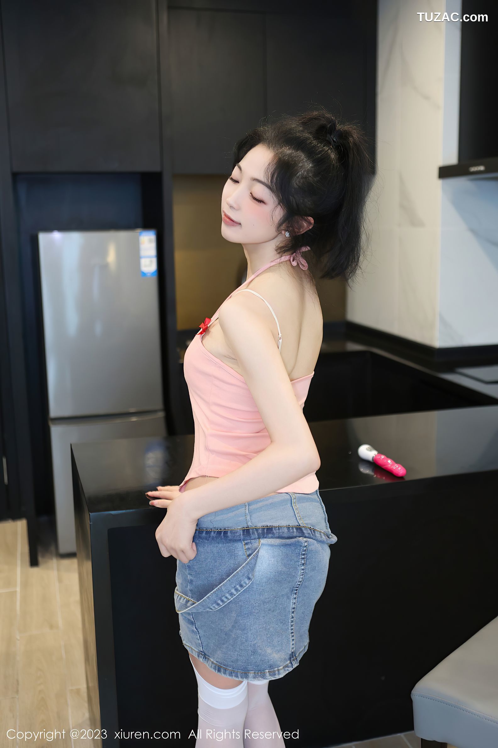 XiuRen秀人网-6816-茜茜Kimi-牛仔背带裙浅色蕾丝内衣-2023.05.29