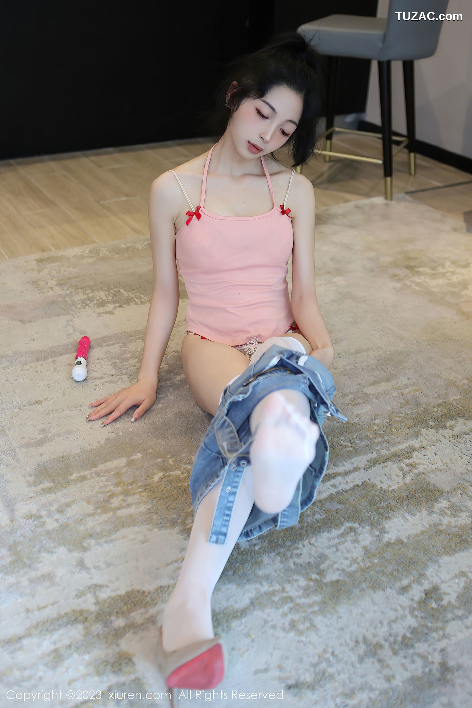 XiuRen秀人网-6816-茜茜Kimi-牛仔背带裙浅色蕾丝内衣-2023.05.29