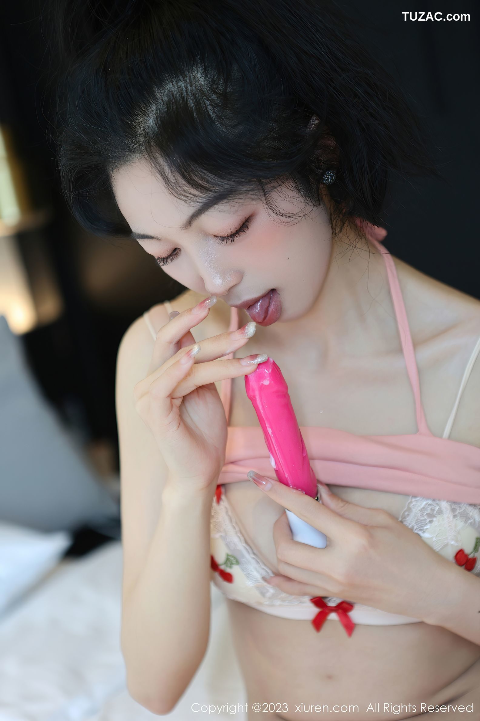 XiuRen秀人网-6816-茜茜Kimi-牛仔背带裙浅色蕾丝内衣-2023.05.29