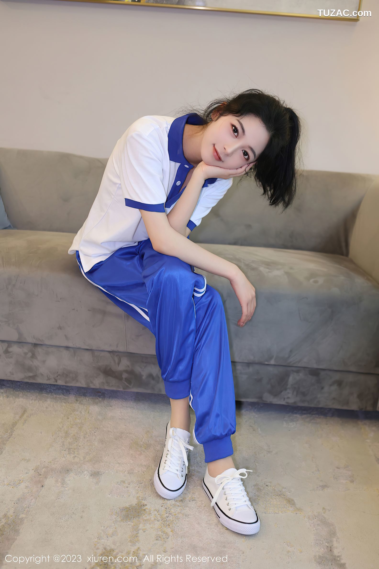 XiuRen秀人网-6855-茜茜Kimi-性感学妹装浅色蕾丝内衣-2023.06.05